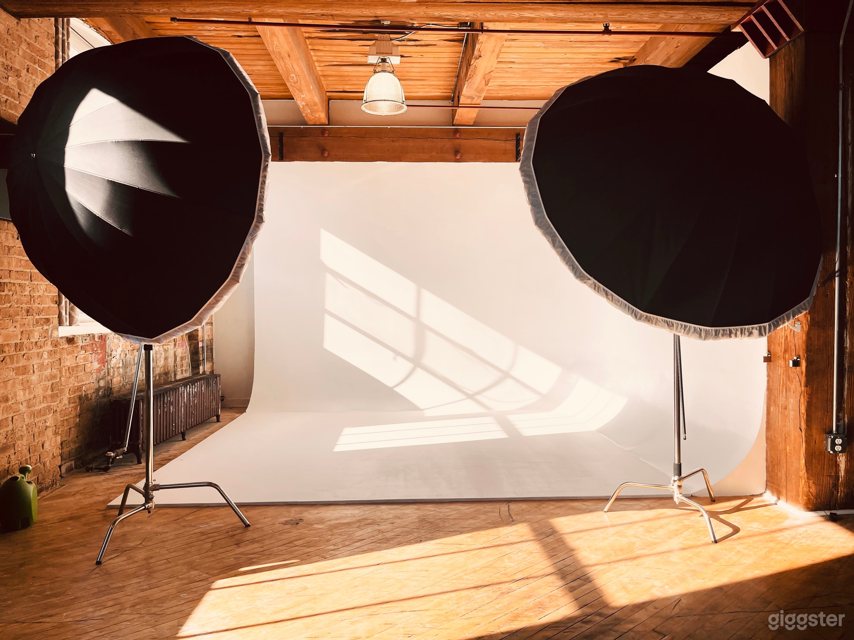 South Loop:Commercial | Lifestyle | Boudoir Studio Photo 1