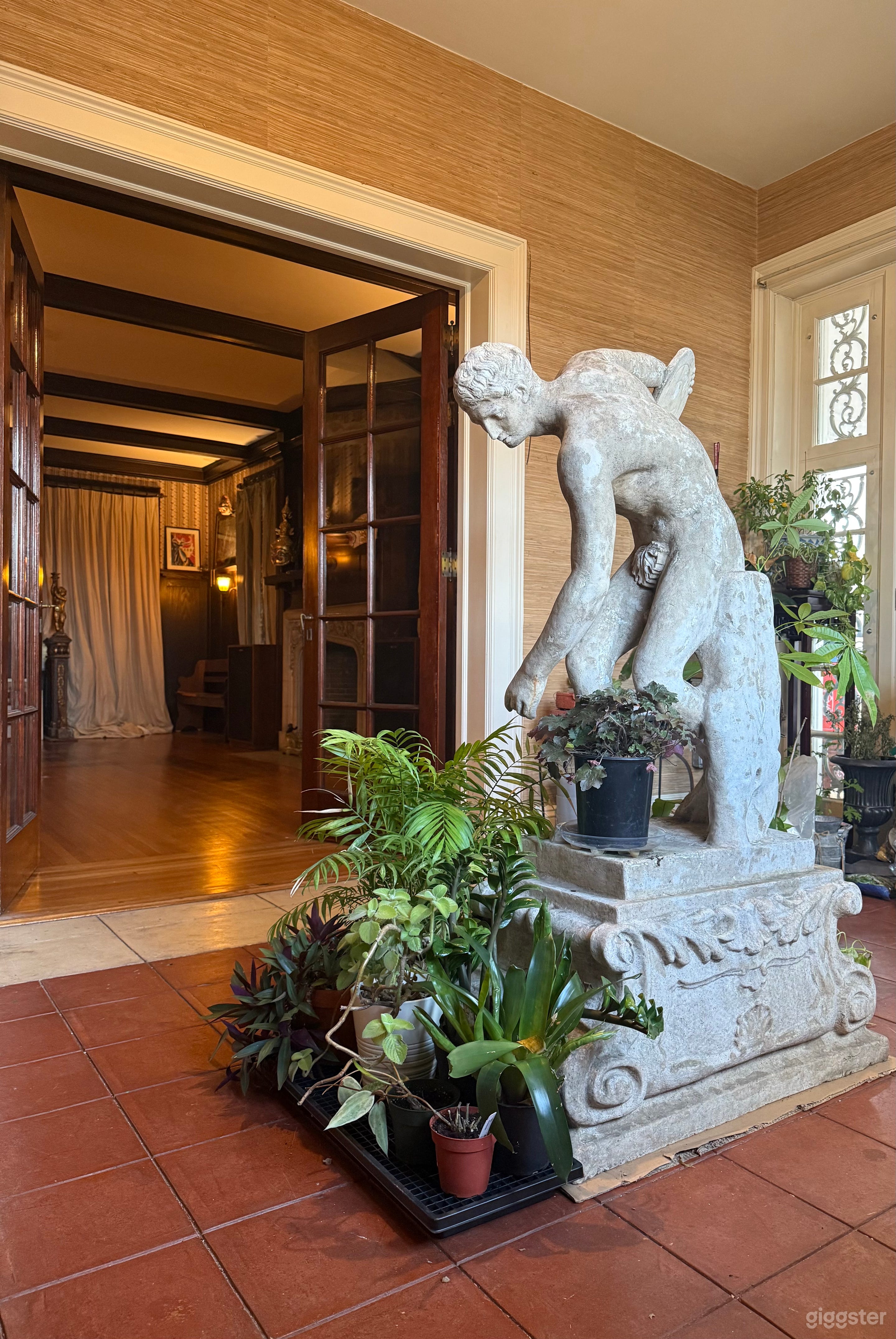 Georgian Mansion with Ballroom Photo 3