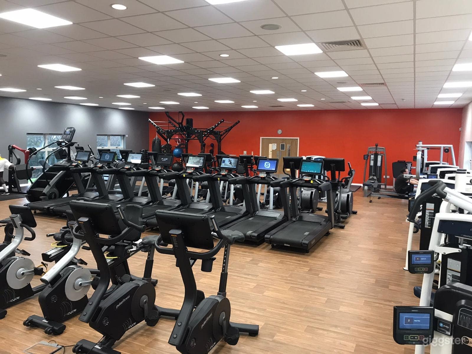 80-station gym in Aintree Photo 3