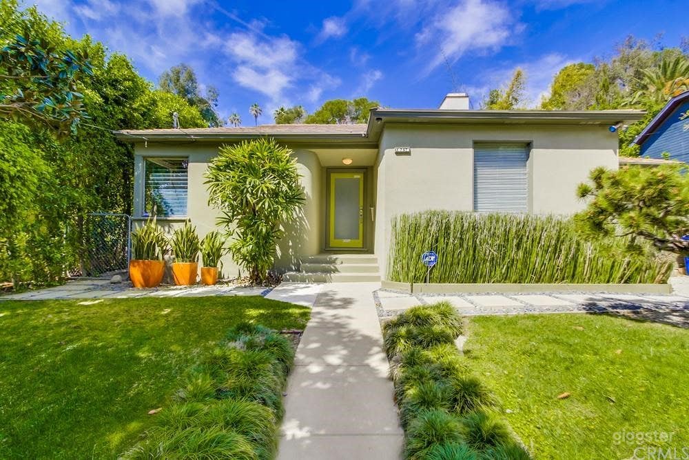 Tropical Getaway - Silverlake Pool  Photo 3