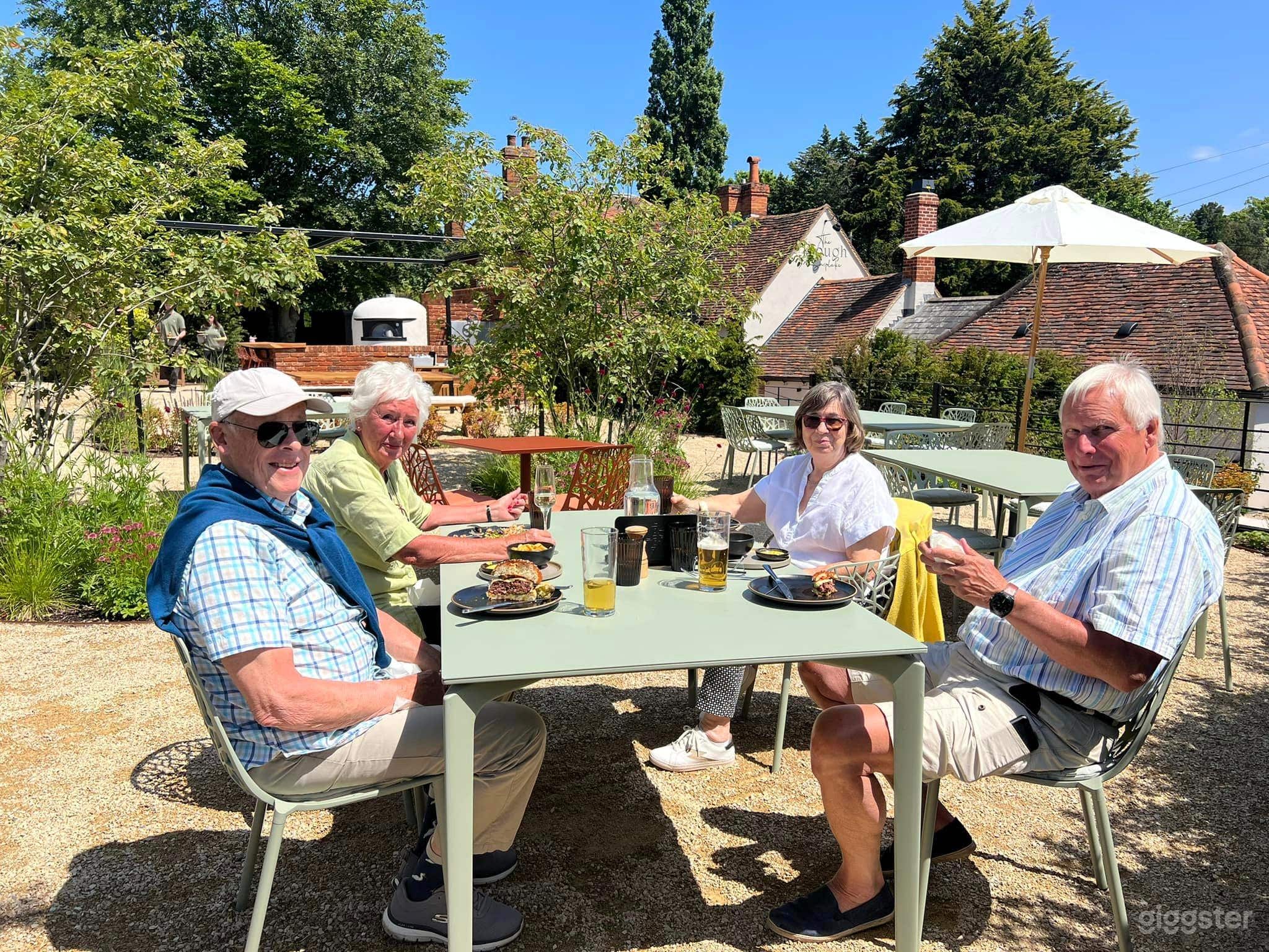 Bright and Spacious Outdoor Garden Photo 2