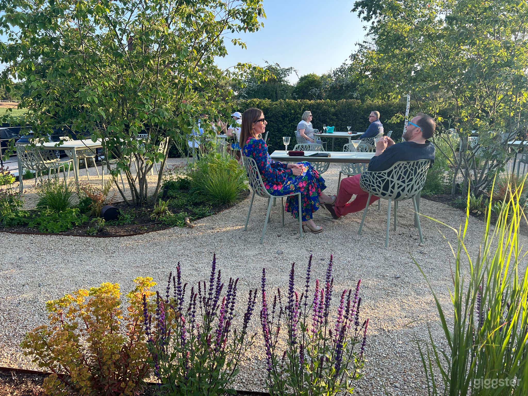 Bright and Spacious Outdoor Garden Photo 3