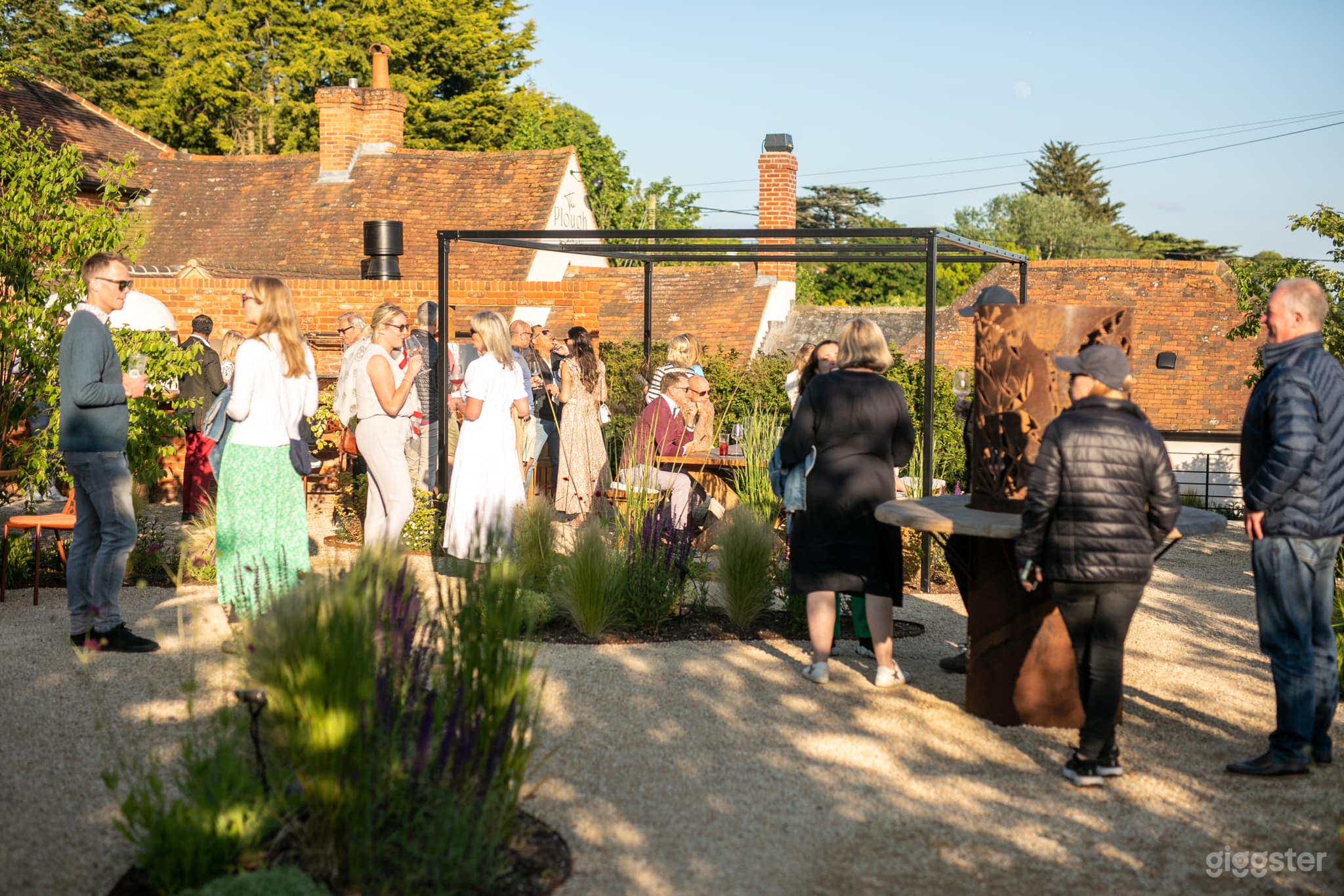 Bright and Spacious Outdoor Garden Photo 1