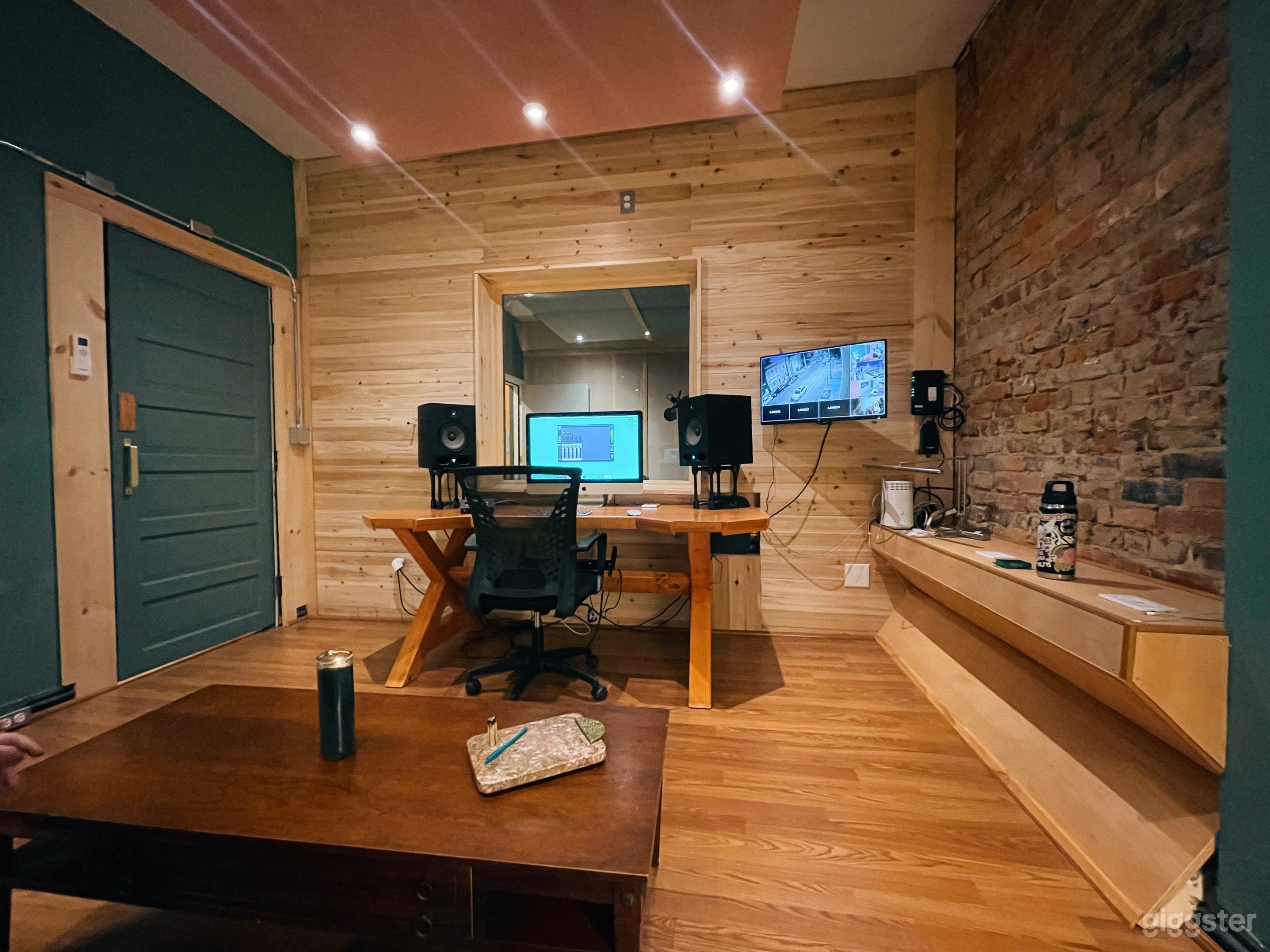 Beautiful Recording Studio in Downtown Richmond Photo 1