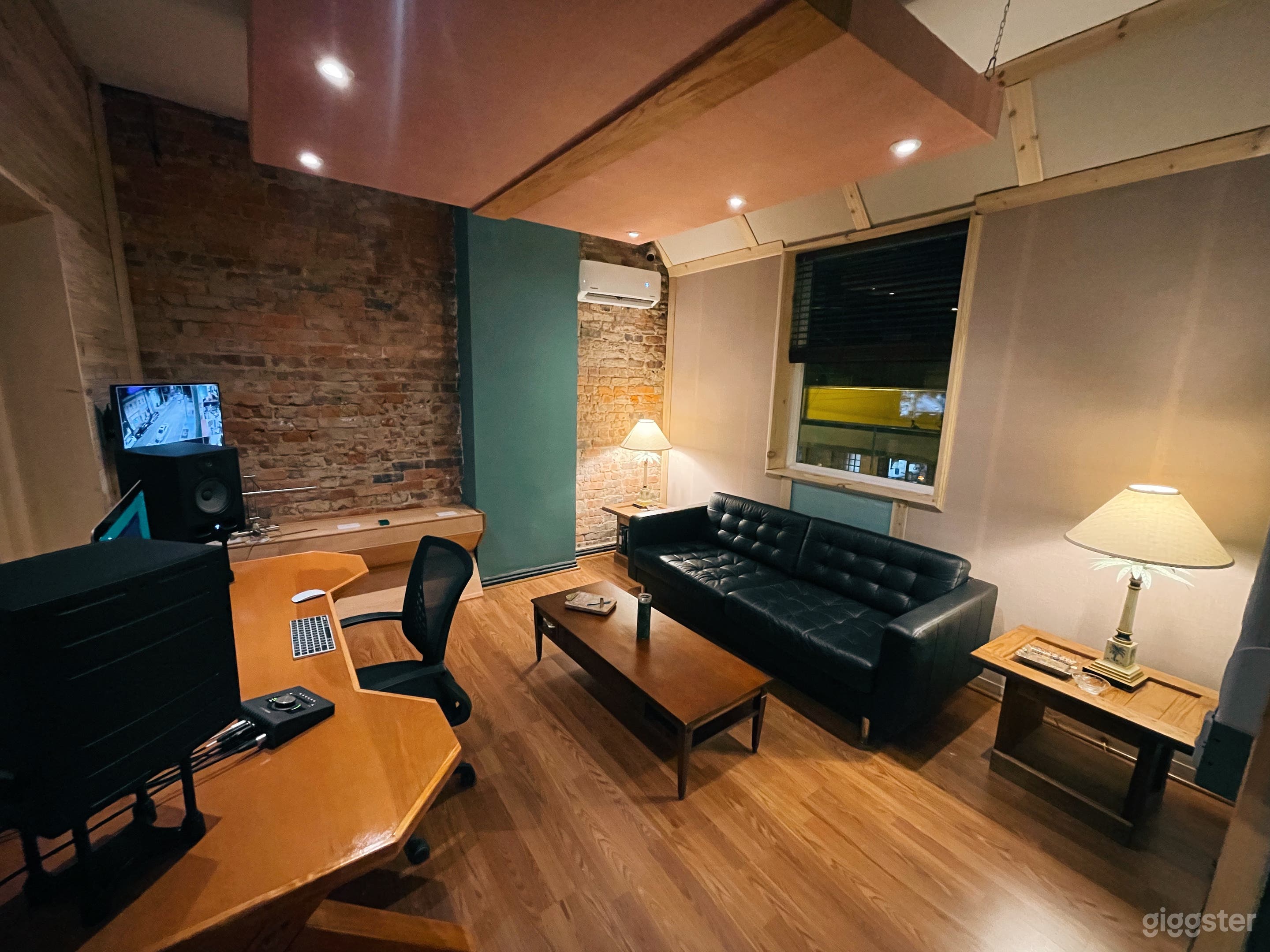 Beautiful Recording Studio in Downtown Richmond Photo 2
