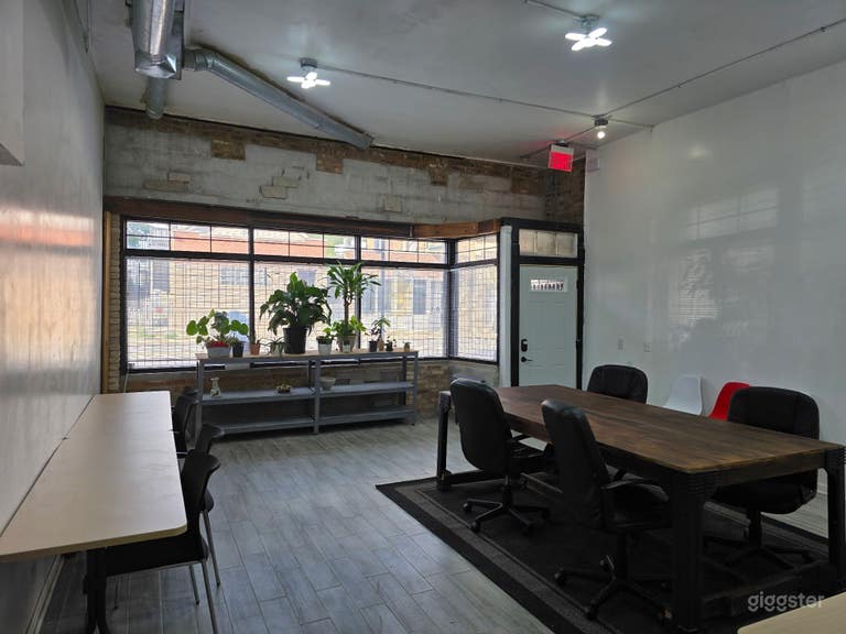  Flexible Venue with Industrial Backdrop 