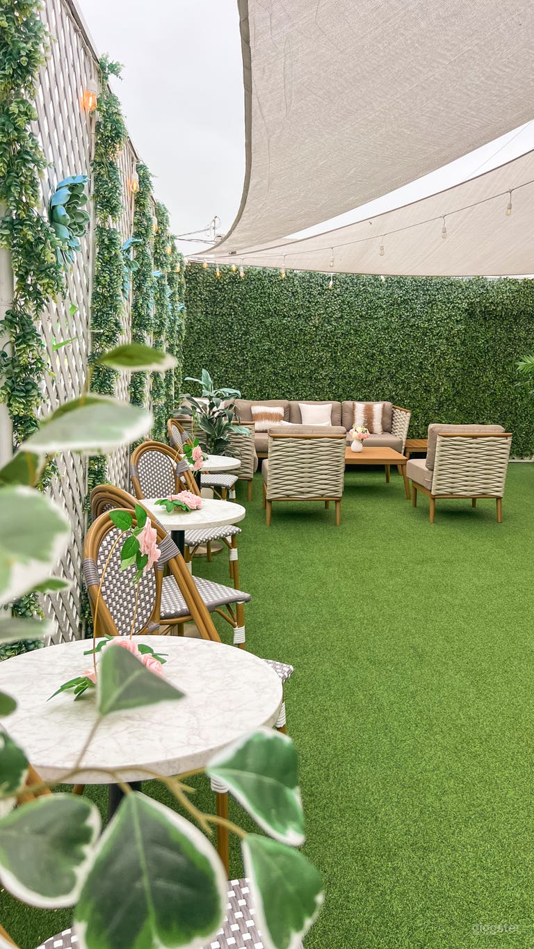  Beautiful Chic Indoor / Outdoor Event Venue 