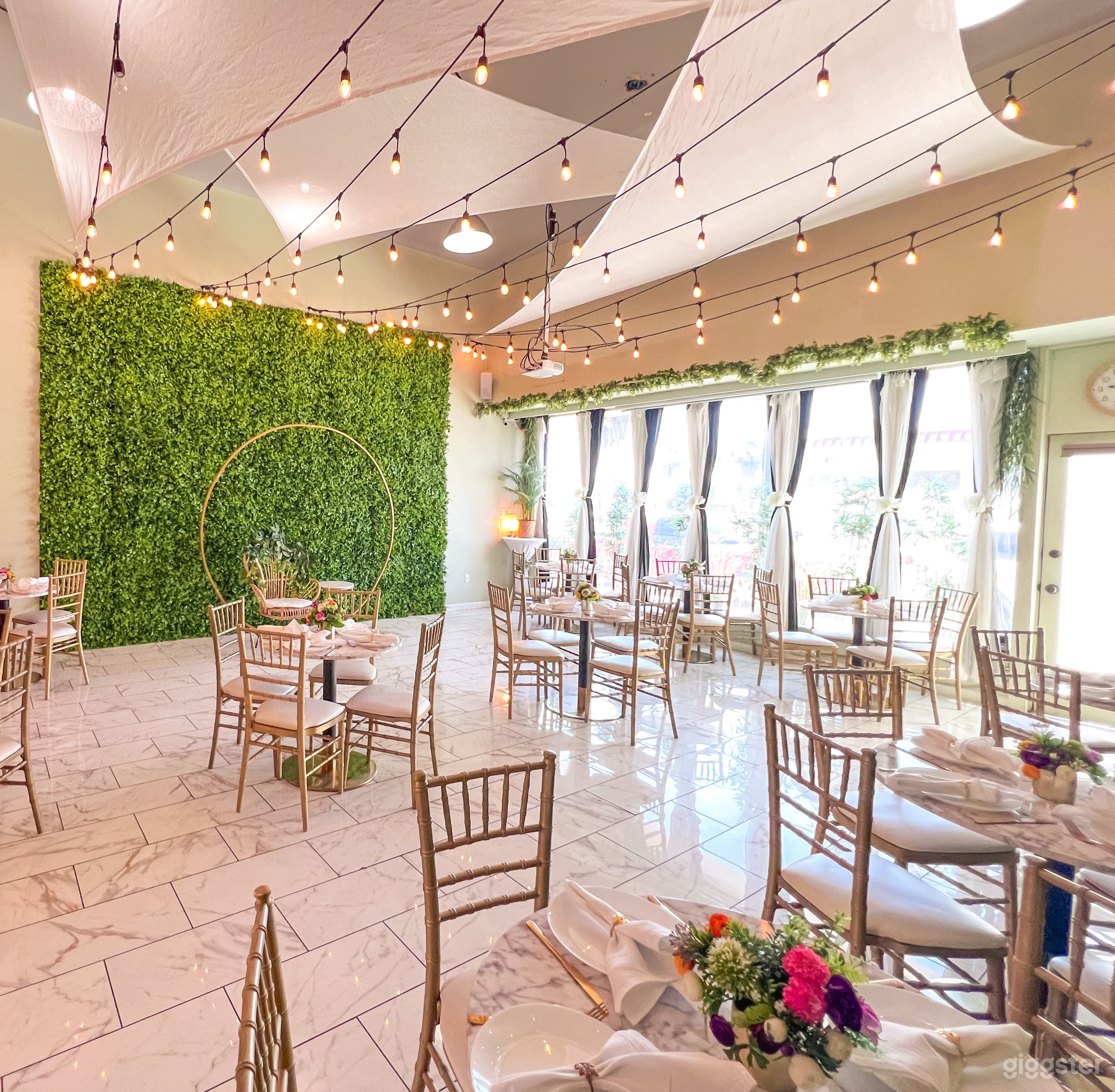Beautiful Chic Indoor / Outdoor Event Venue Photo 1