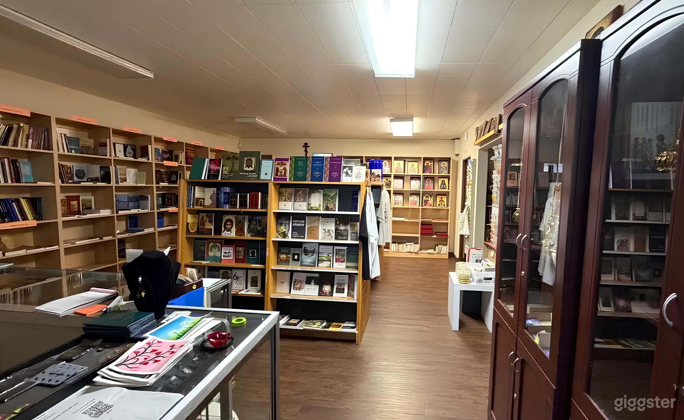 Oldschool Bookstore Photo 1