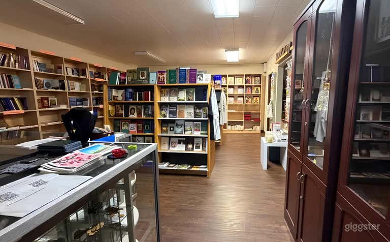  Oldschool Bookstore 