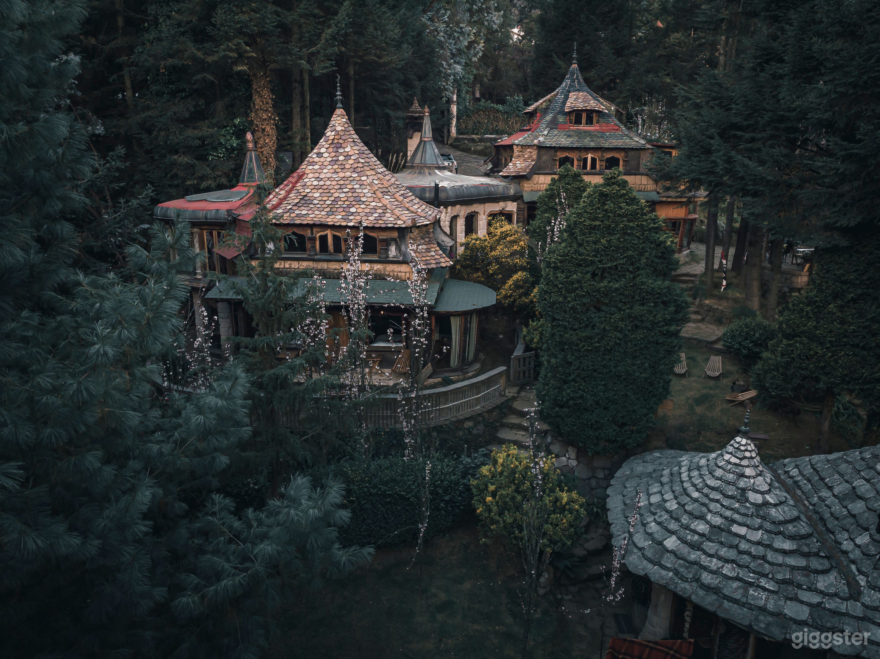 Front shot of main House, this one has three rooms for up to 12 people.