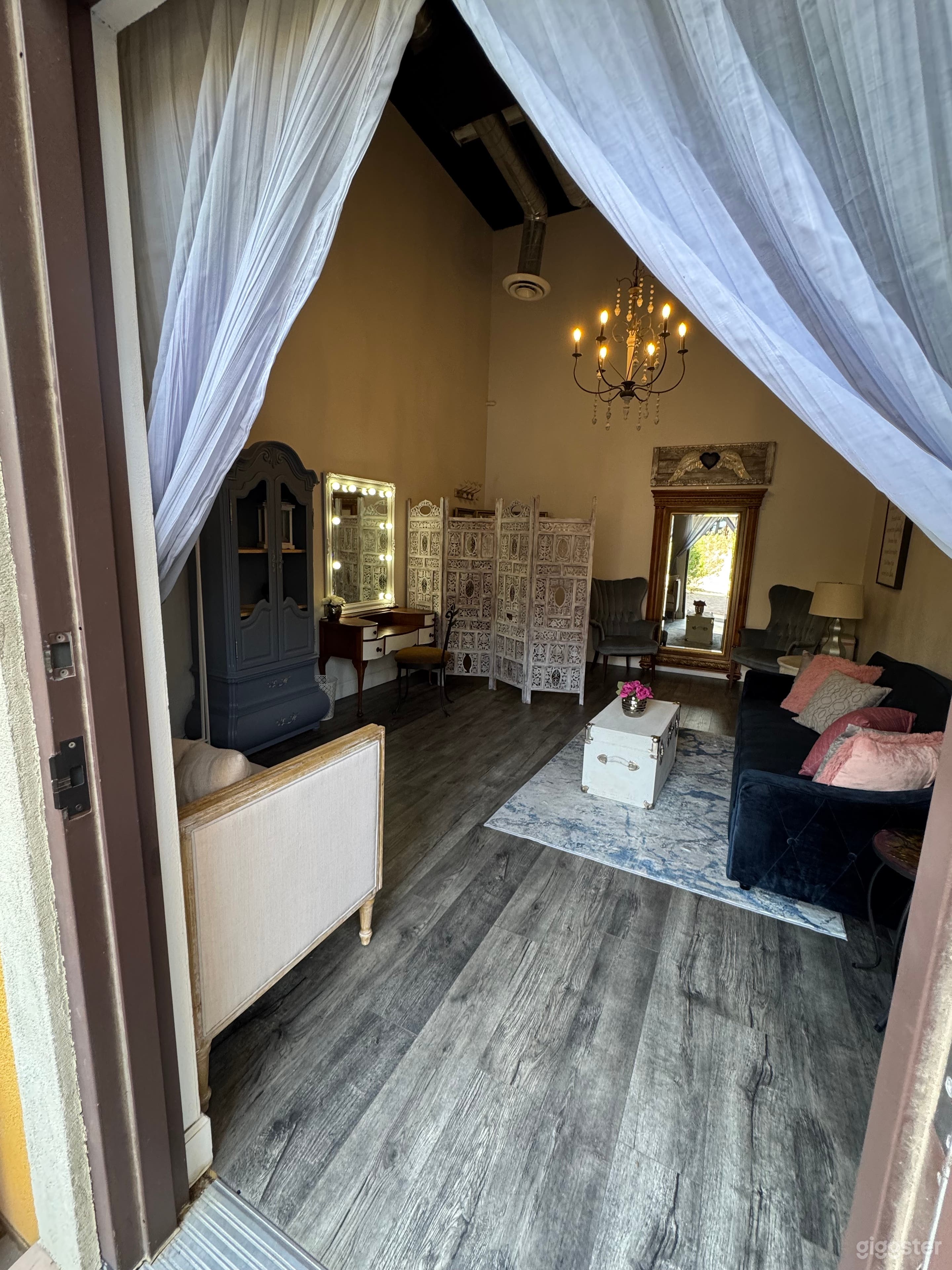 Vibrant and versatile venue space in Lake Las Vegas Photo 4