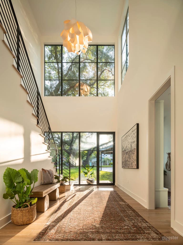  Light & Airy Contemporary Charmer 