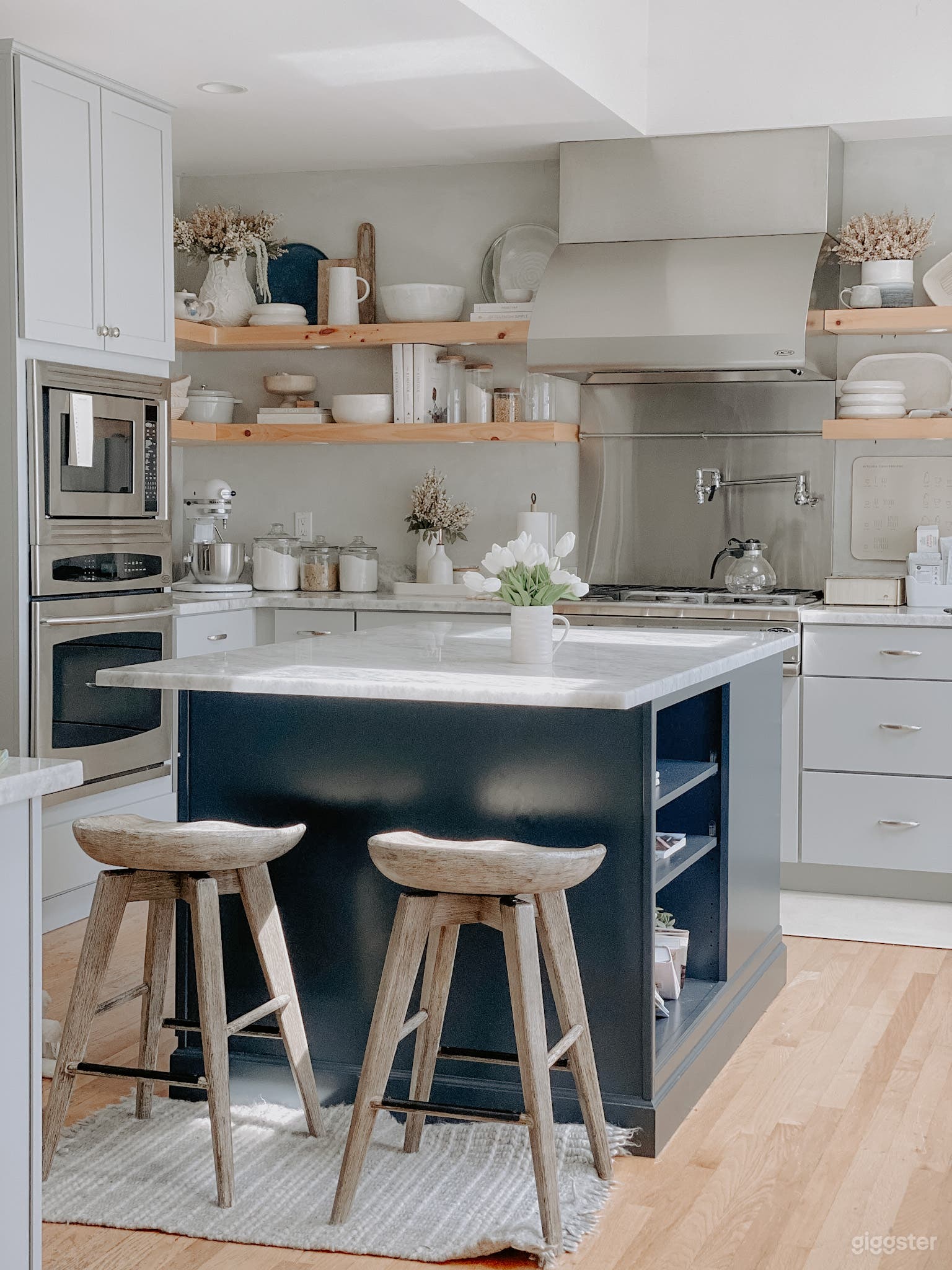 Kitchen, attached to Living room
