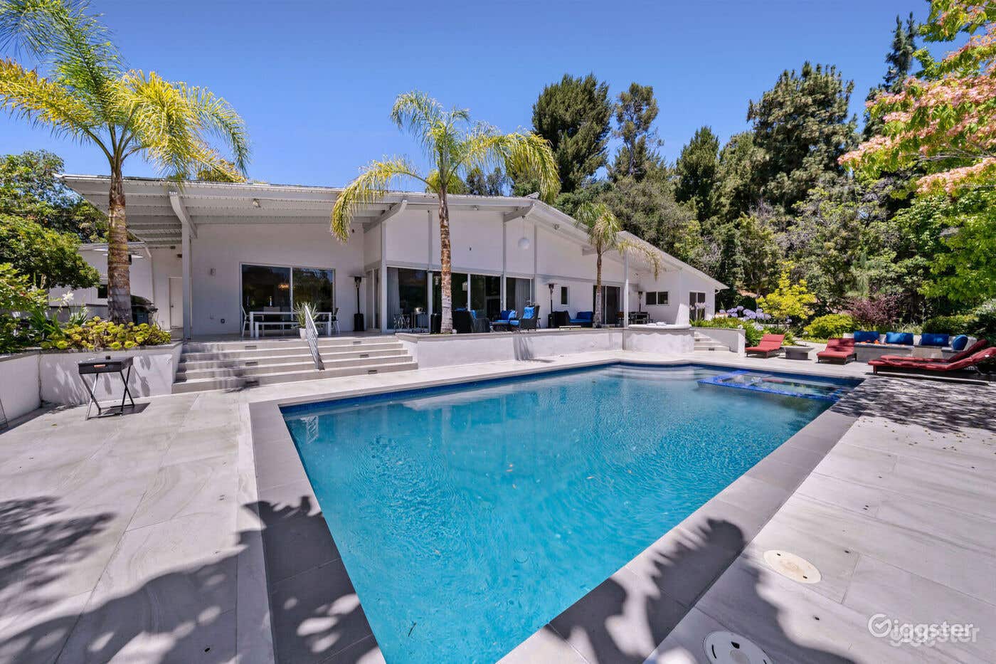 VINTAGE CANVAS: SHADOW HILL/POOL Photo 1