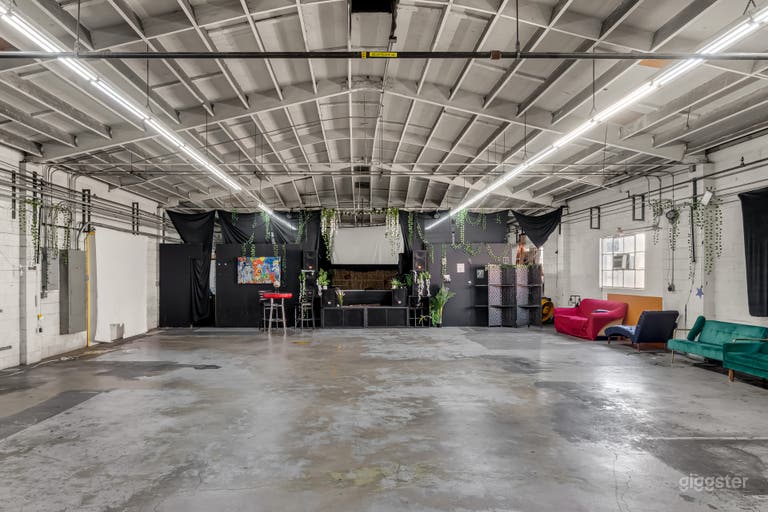  Modern 4,000 Sq Ft Event Warehouse in Anaheim 