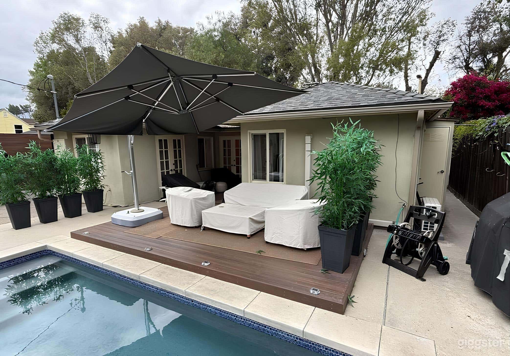 Pool with Basketball Court Photo 2