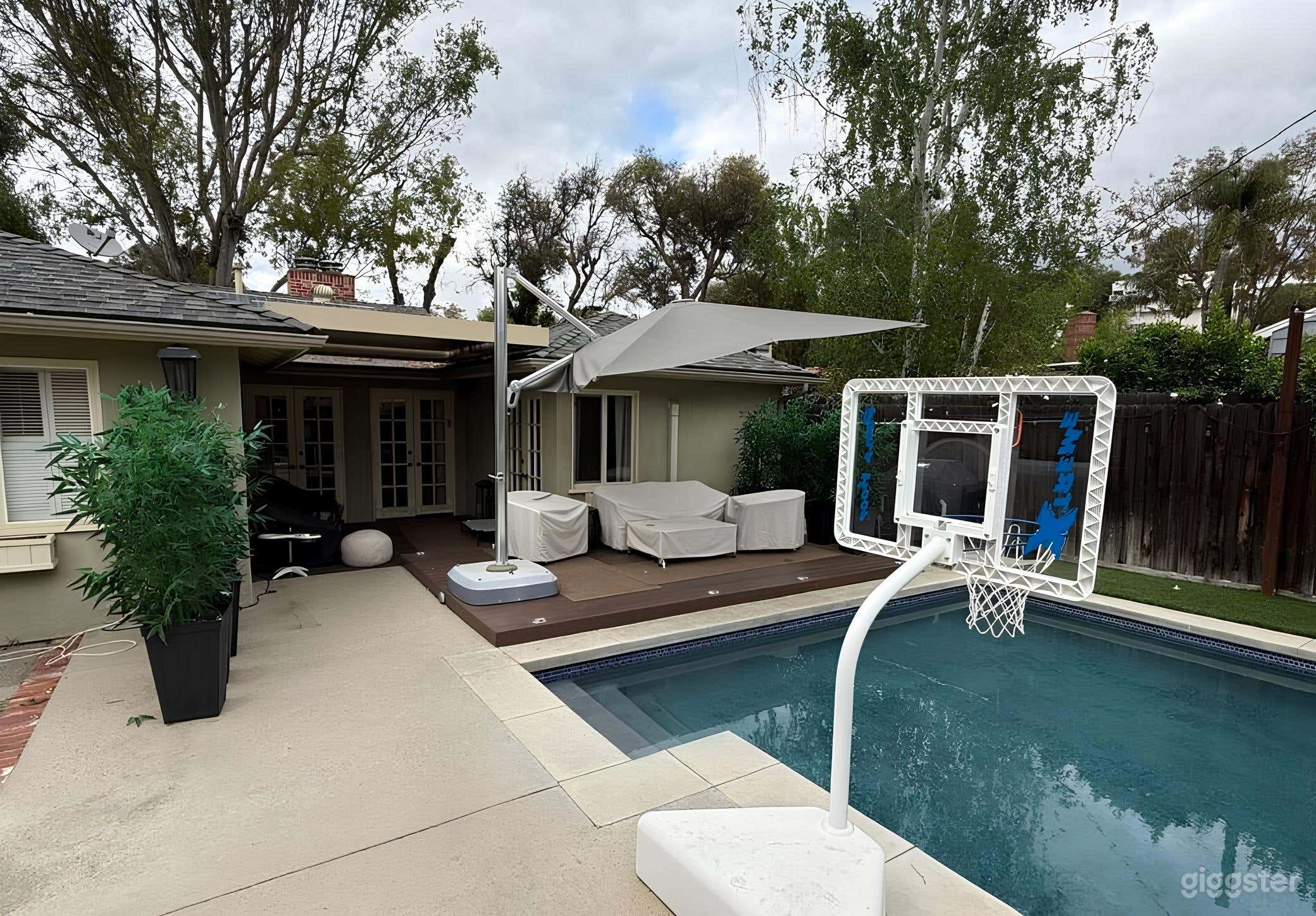 Pool with Basketball Court Photo 3