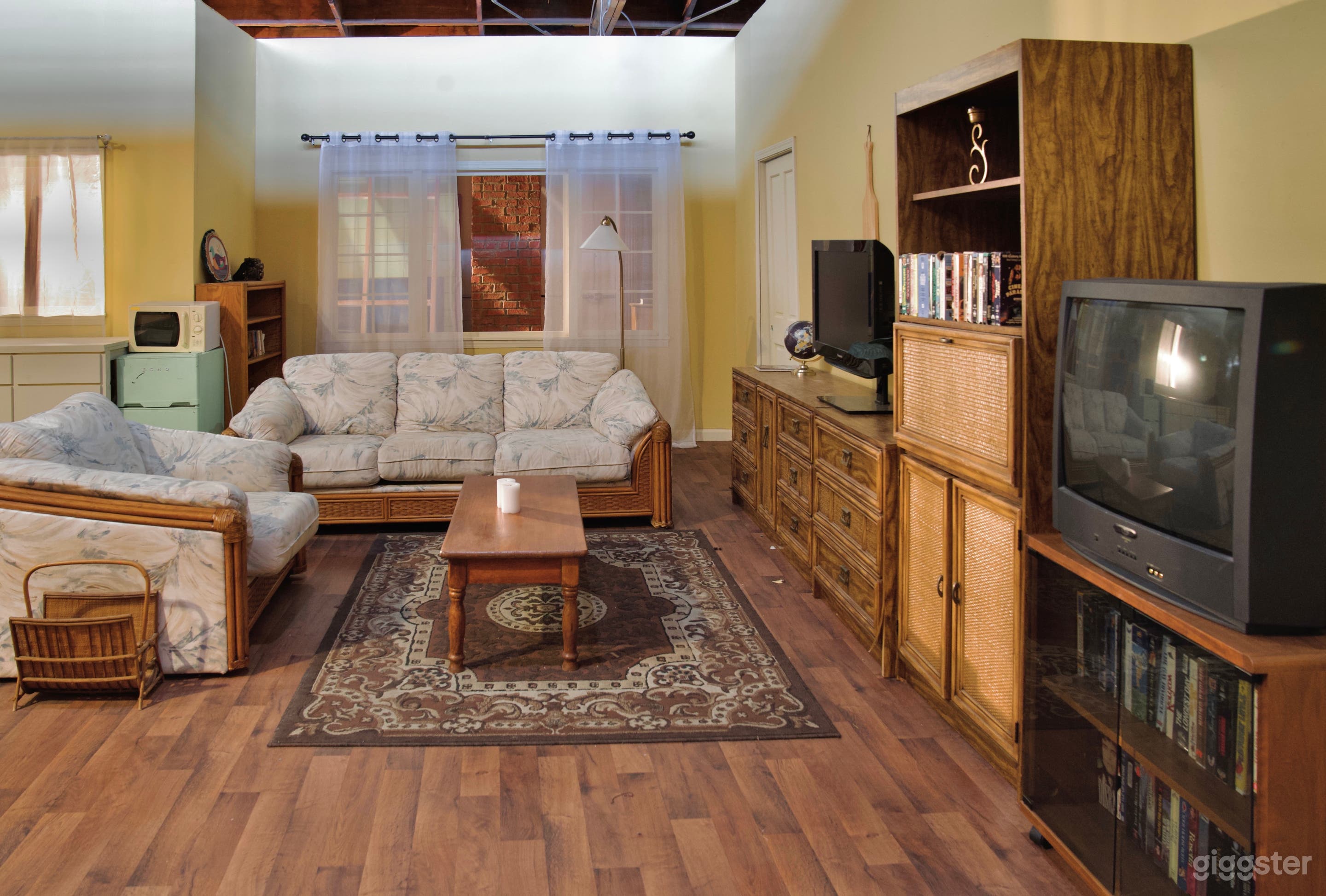 80's vintage house living room 