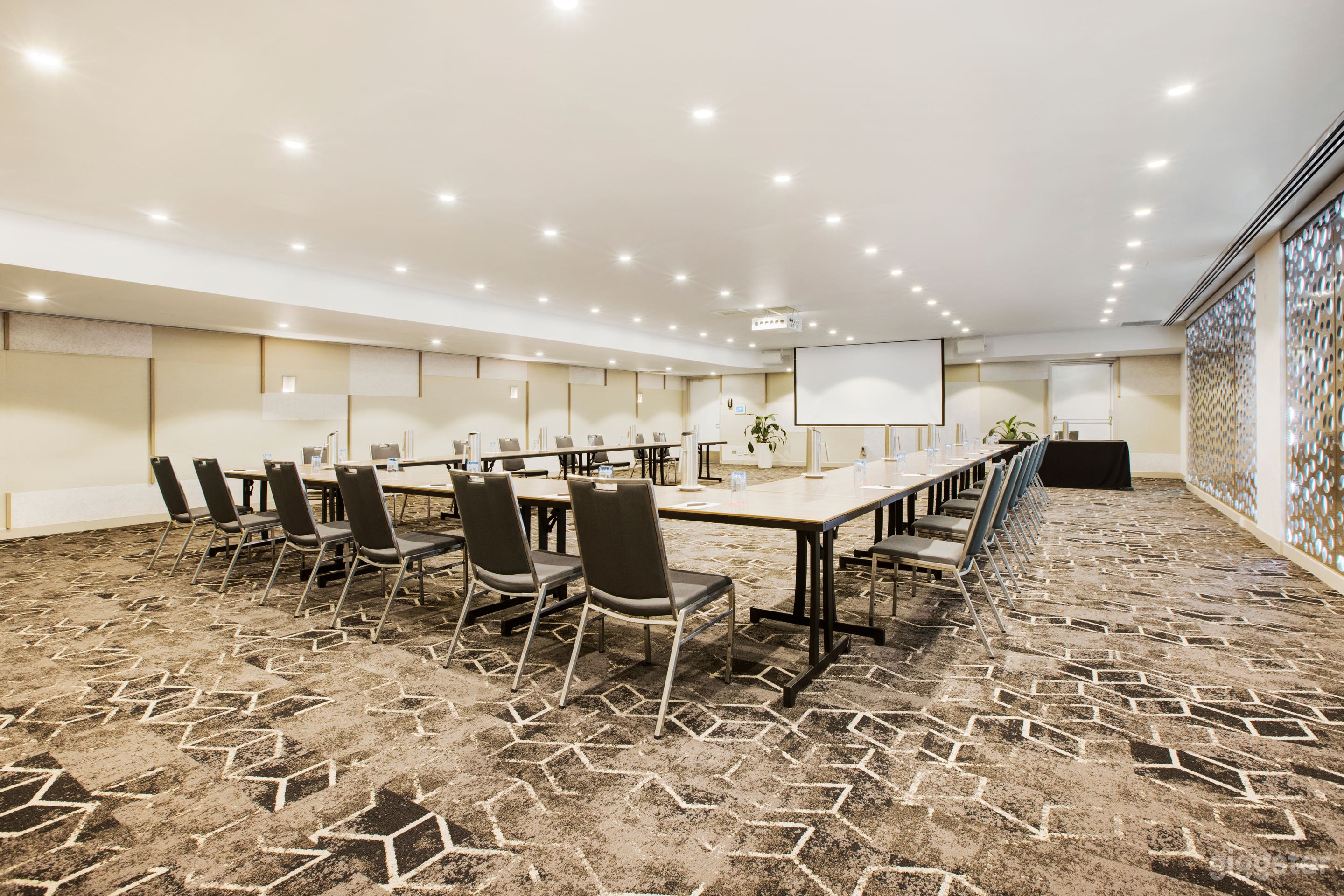 Marsden Room Photo 3