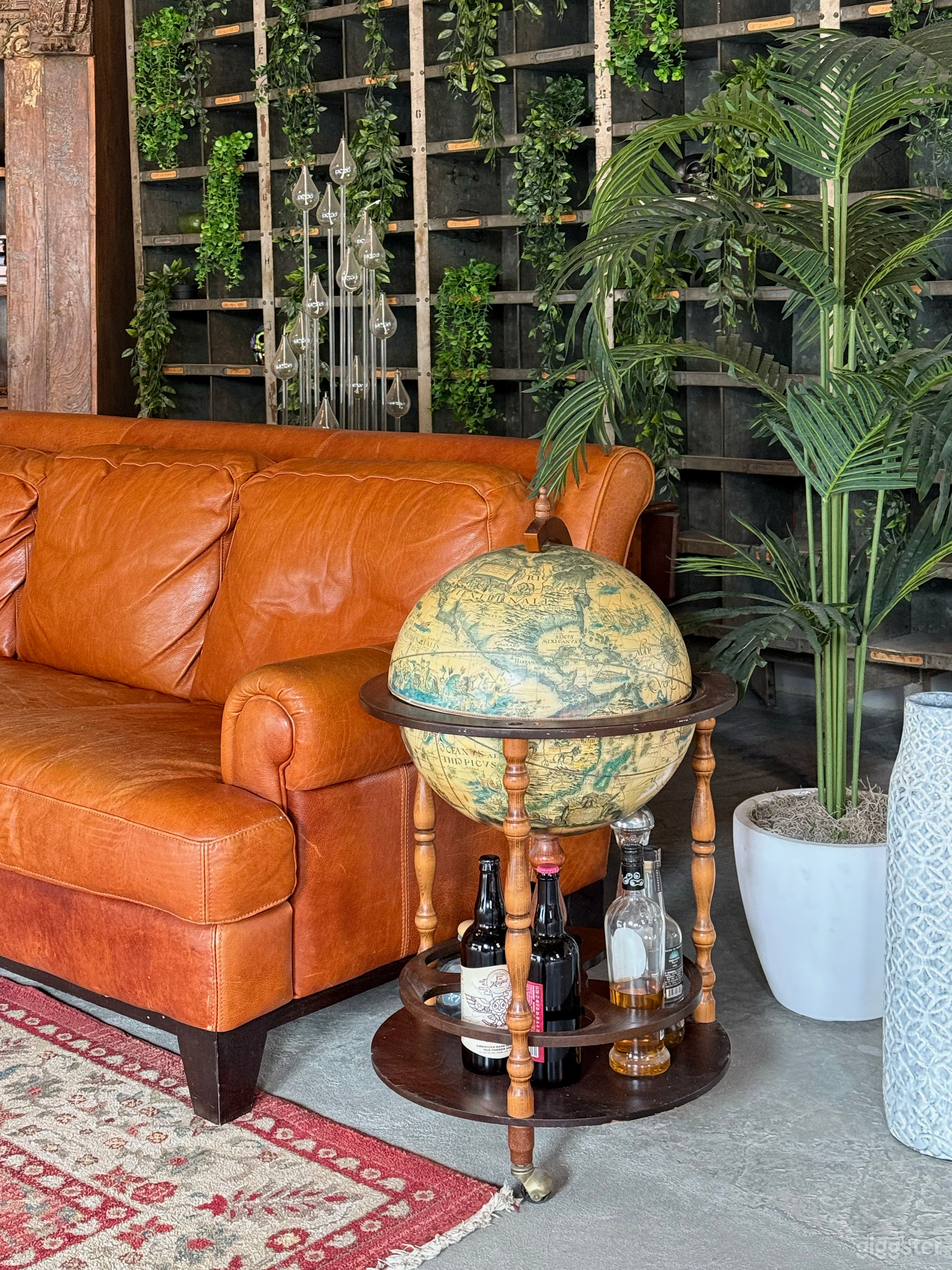 Rustic Photo / Video Production Set - Podcast Set Photo 4