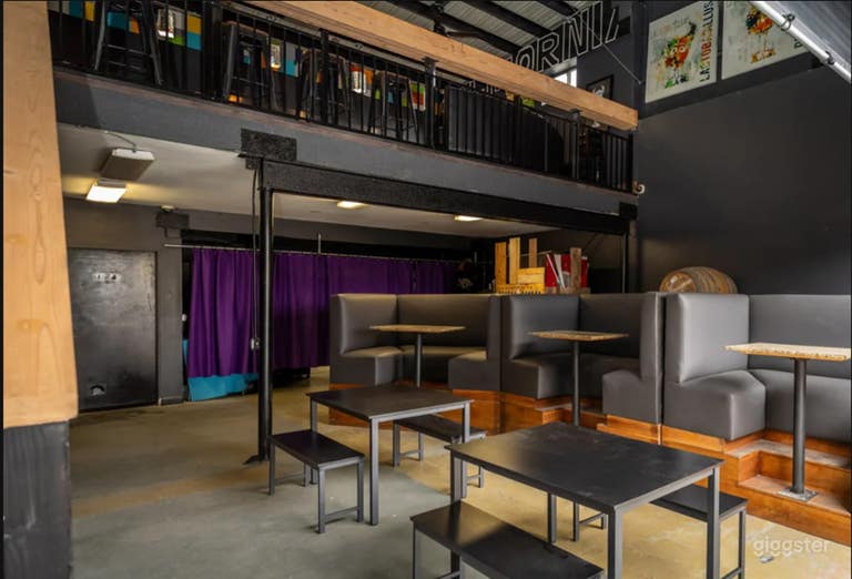  Two-Level Brewery Loft Space- Urban And Chic 