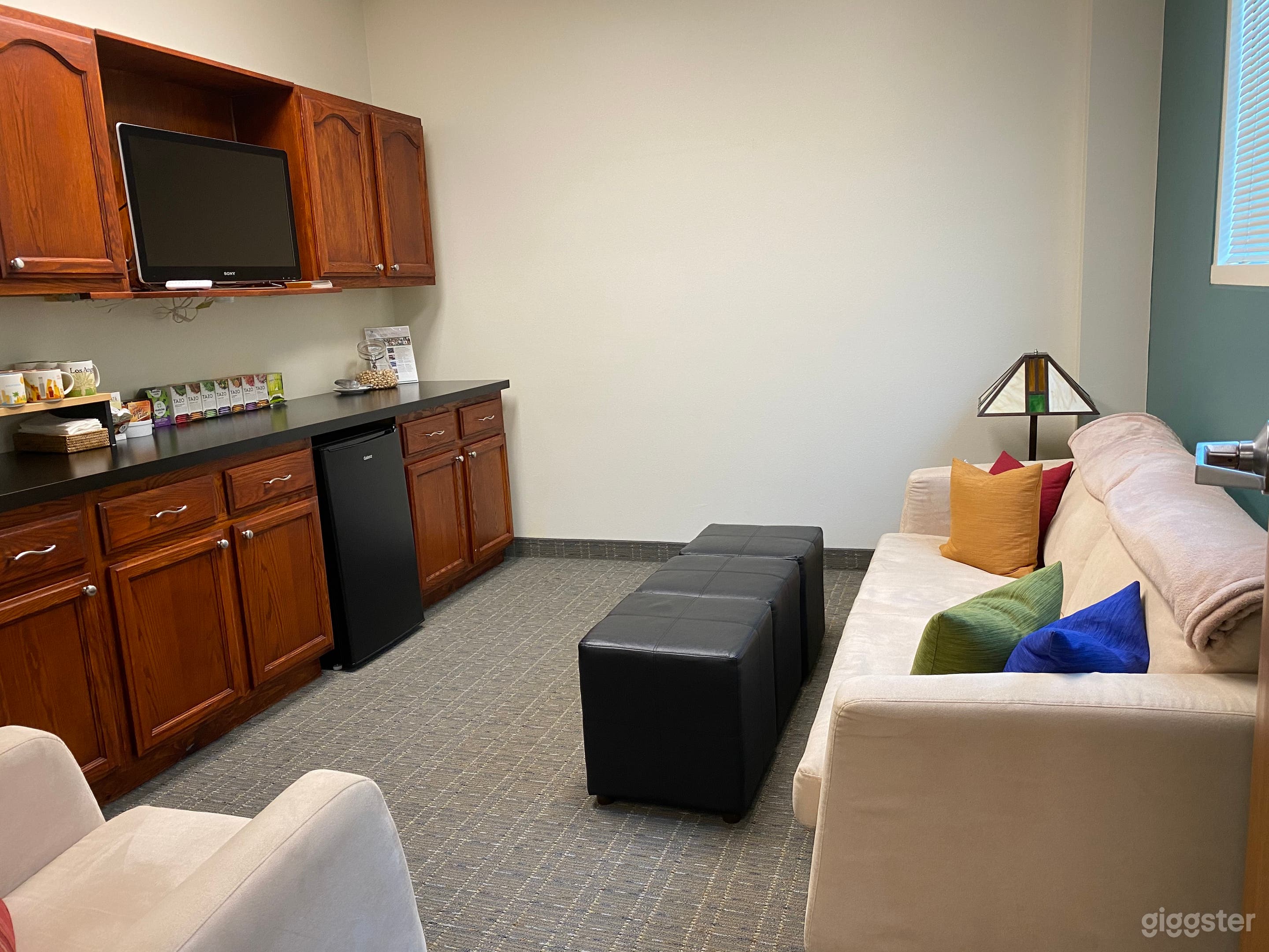 Focus Group Facility and Office Space in Pasadena Photo 3