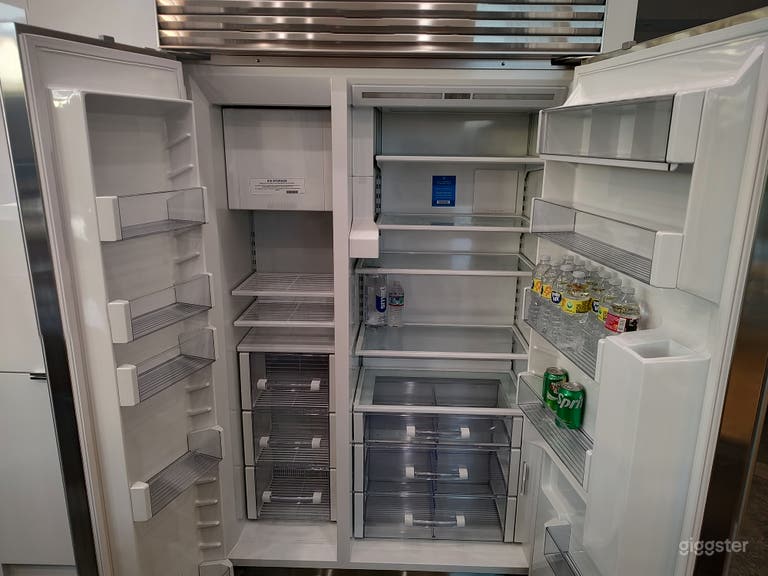  Brand New Woodland Hills Mansion 