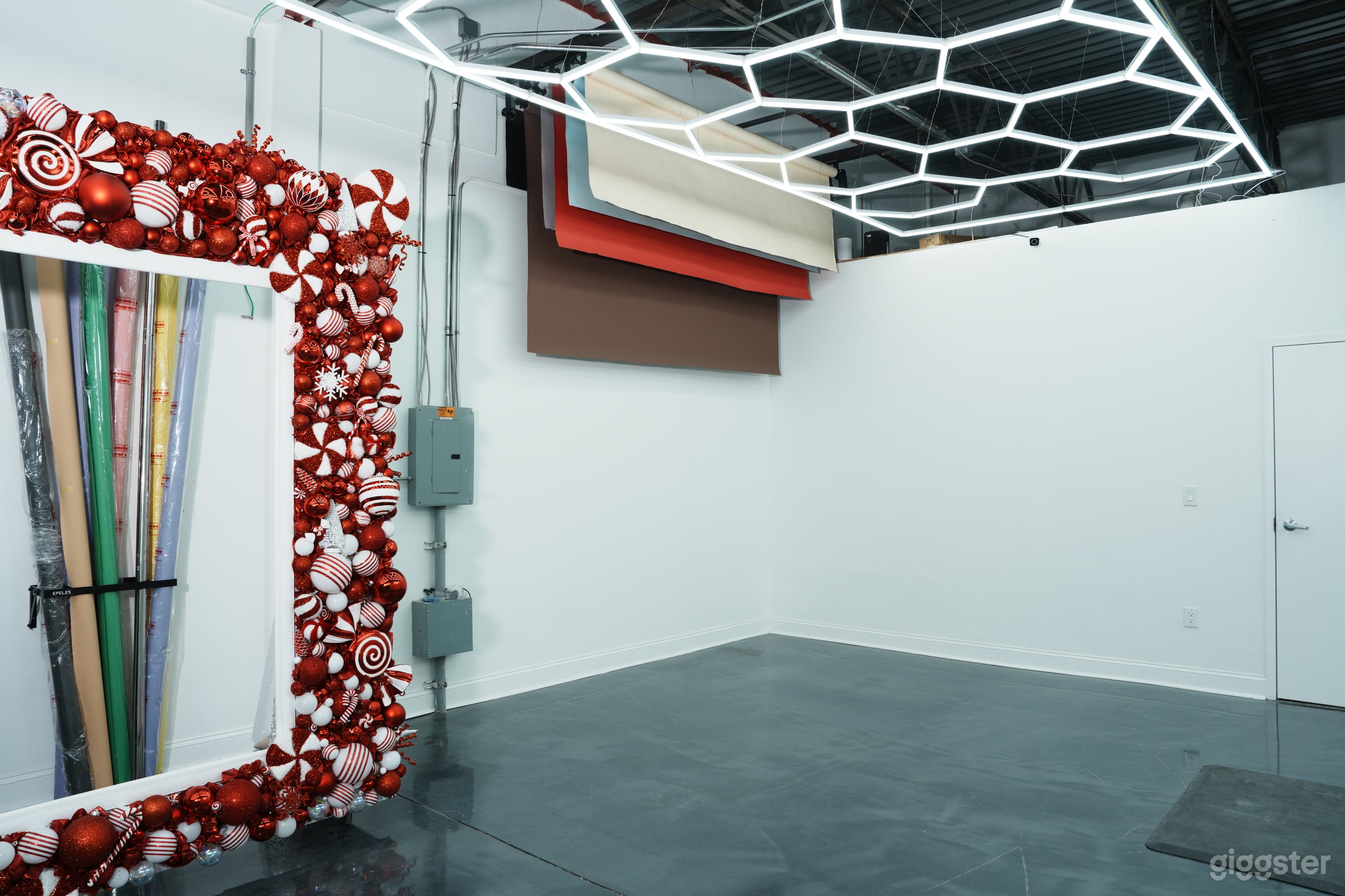 Modern Photography/Videography Studio Great for Events ATL Photo 3