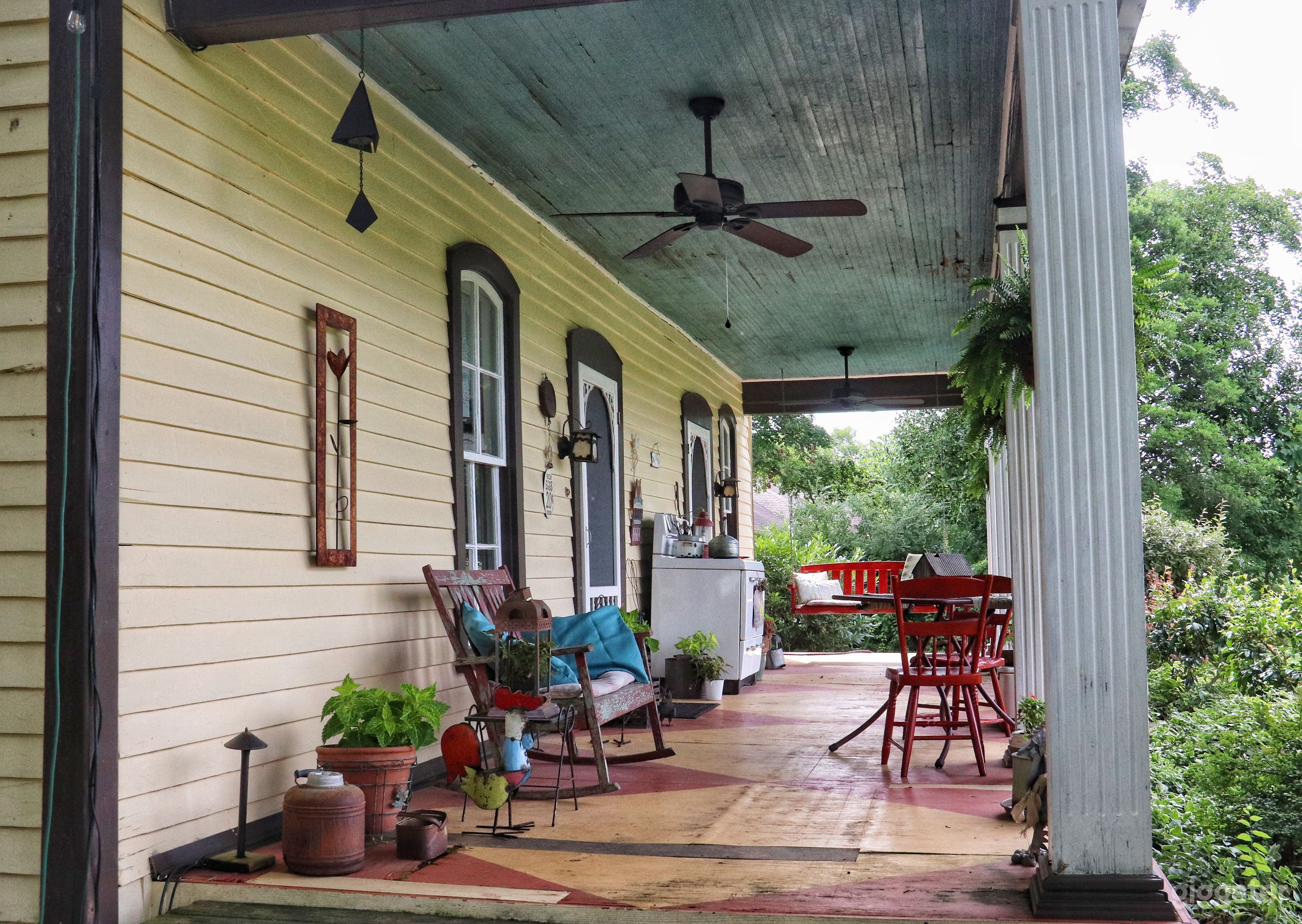 1800 Farmhouse and Mini Farm Near Nashville Photo 4