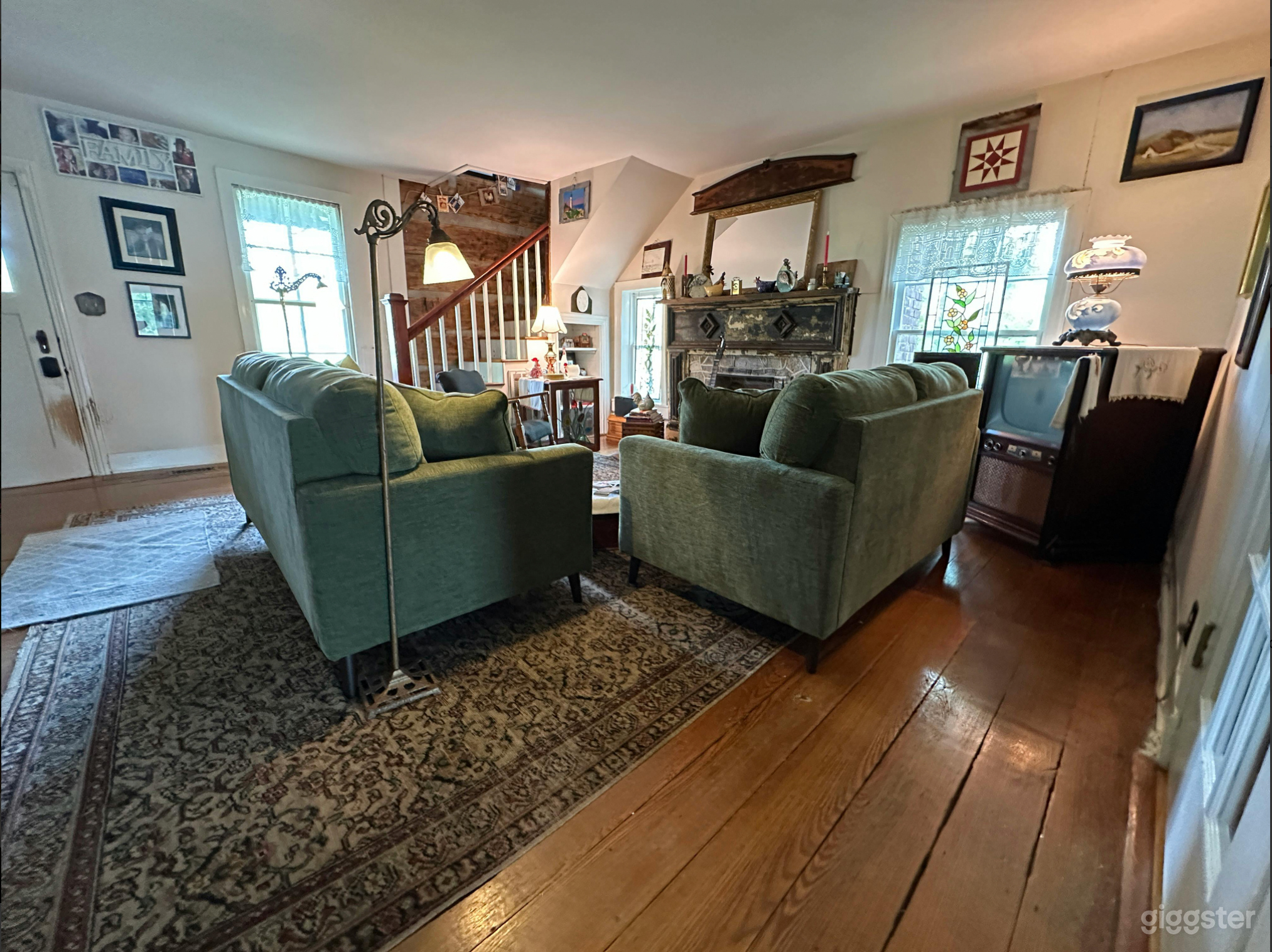 Historic Farmhouse, Gardens & Multiple Filming Environments Photo 3