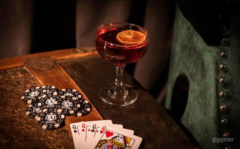  Speakeasy Cocktail Lounge 