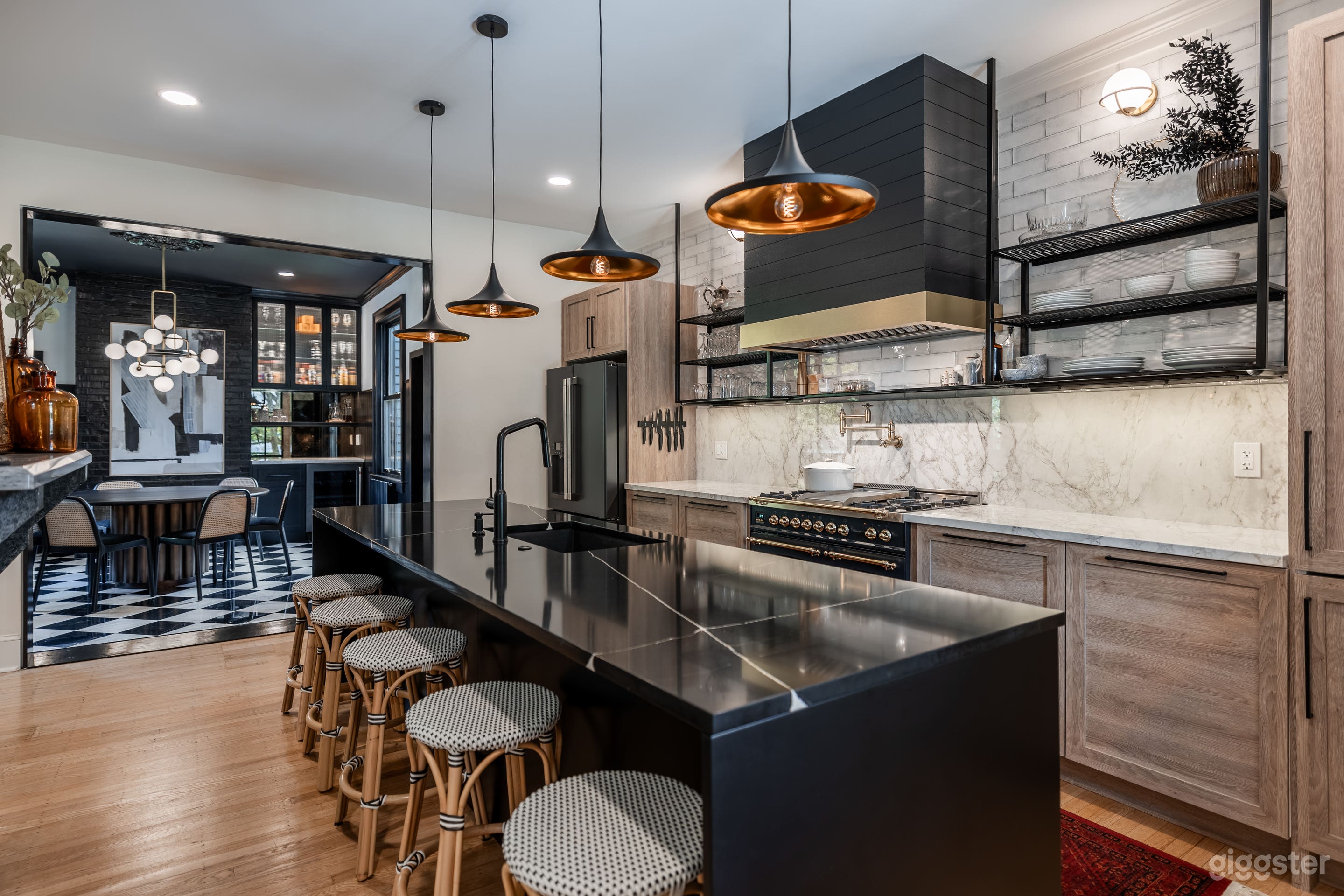 Modern Victorian Content House Minutes from Philly! Photo 1