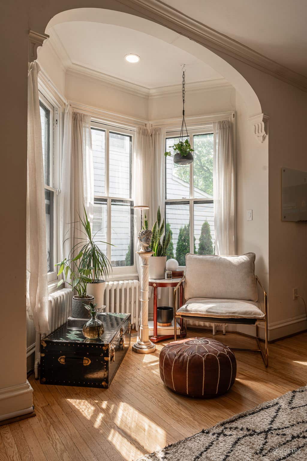 Modern Victorian Content House Minutes from Philly! Photo 4