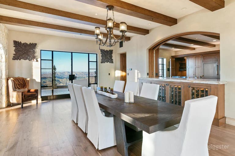  TUSCAN FORTRESS ESTATE IN THE VINES 