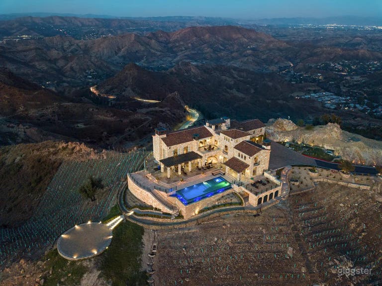  TUSCAN FORTRESS ESTATE IN THE VINES 