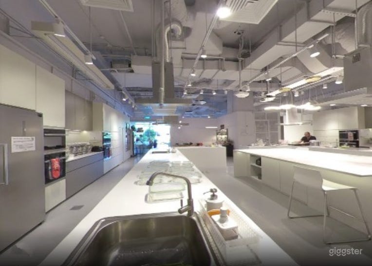 Chef's Suite in a Modern Co-Sharing Kitchen Studio in Singapore Photo 4