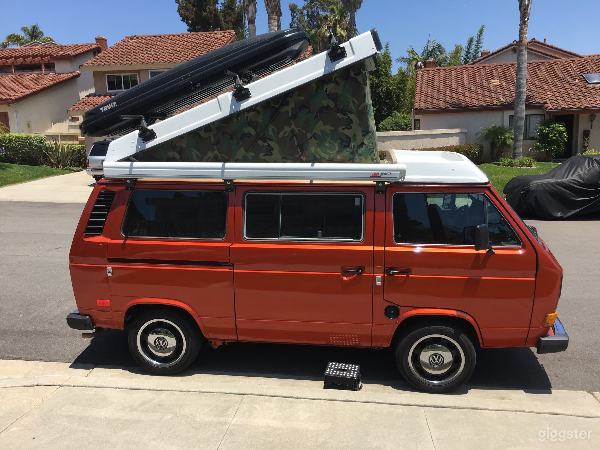 Unique Classic Poptop Hipster Van Photo 2