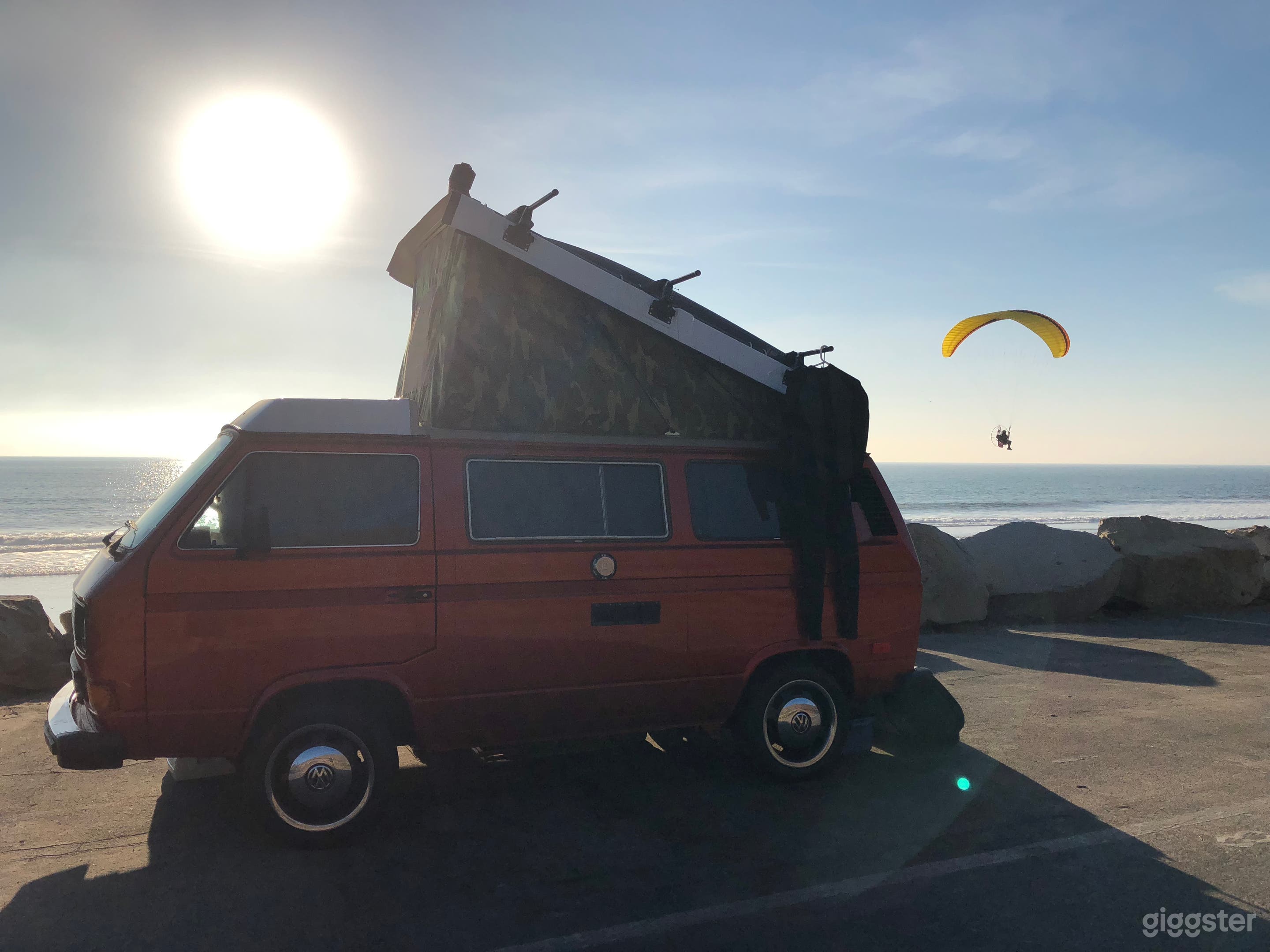 Unique Classic Poptop Hipster Van Photo 3
