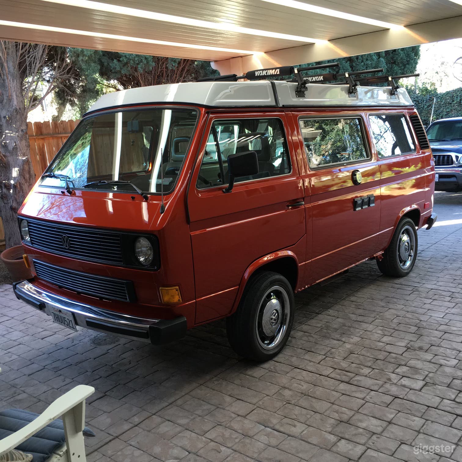 Unique Classic Poptop Hipster Van Photo 1