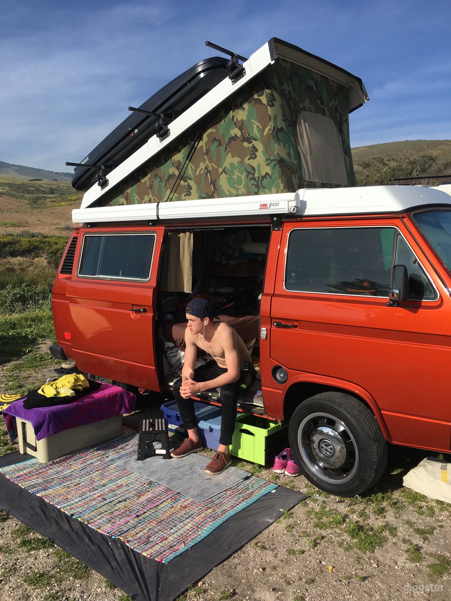 Unique Classic Poptop Hipster Van Photo 4