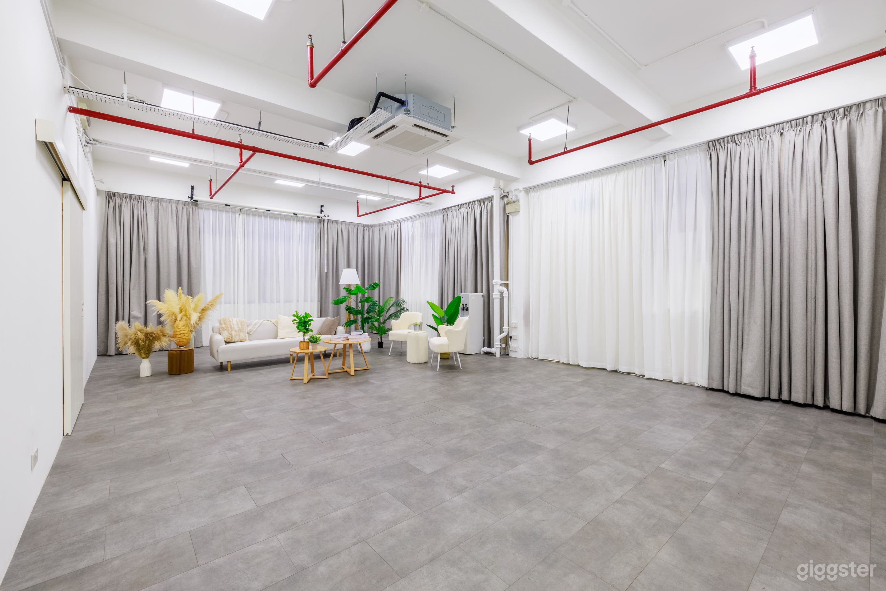 Cosy and Versatile Photo & Filming Studio Photo 4