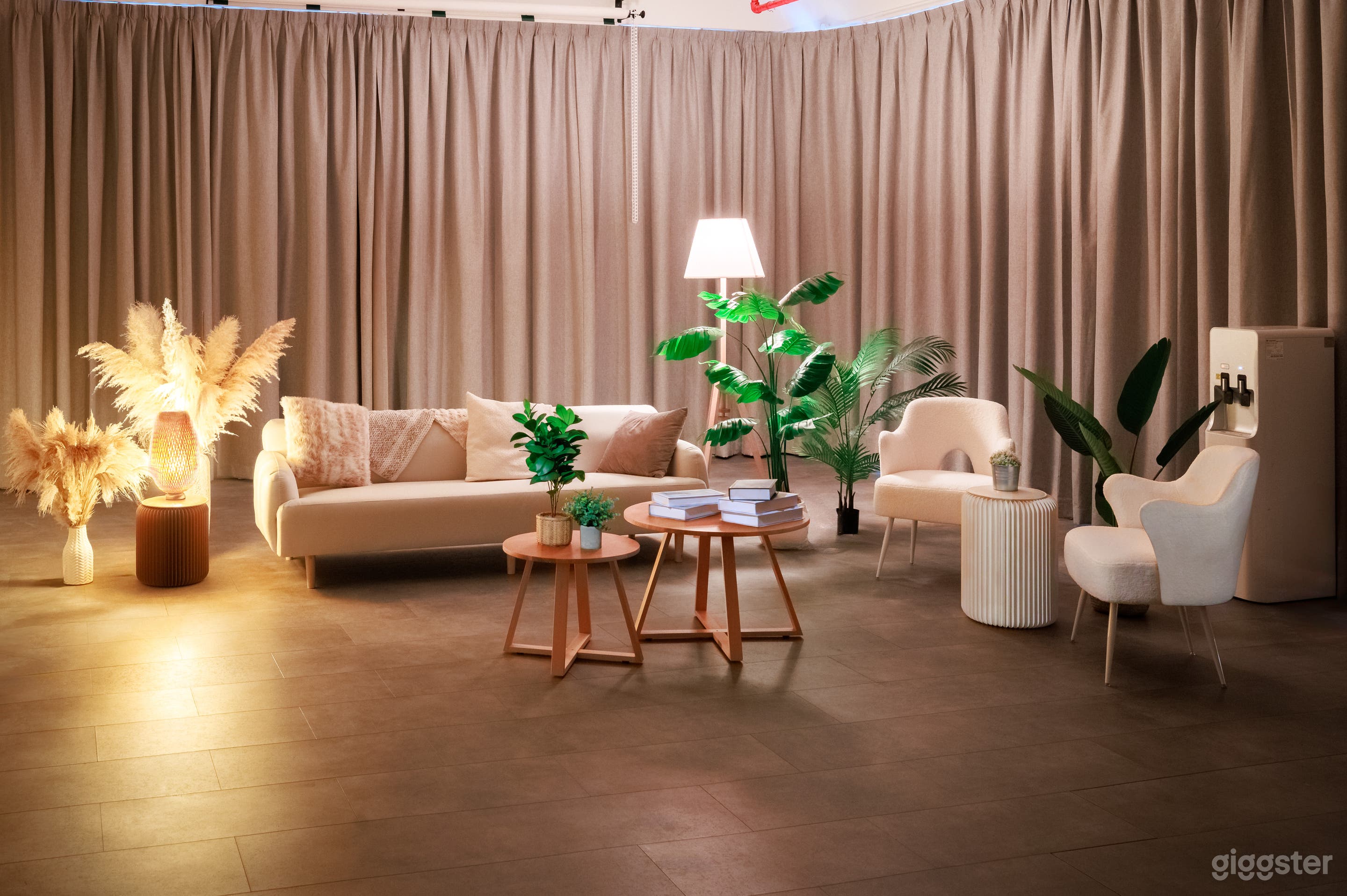 Cosy and Versatile Photo & Filming Studio Photo 2
