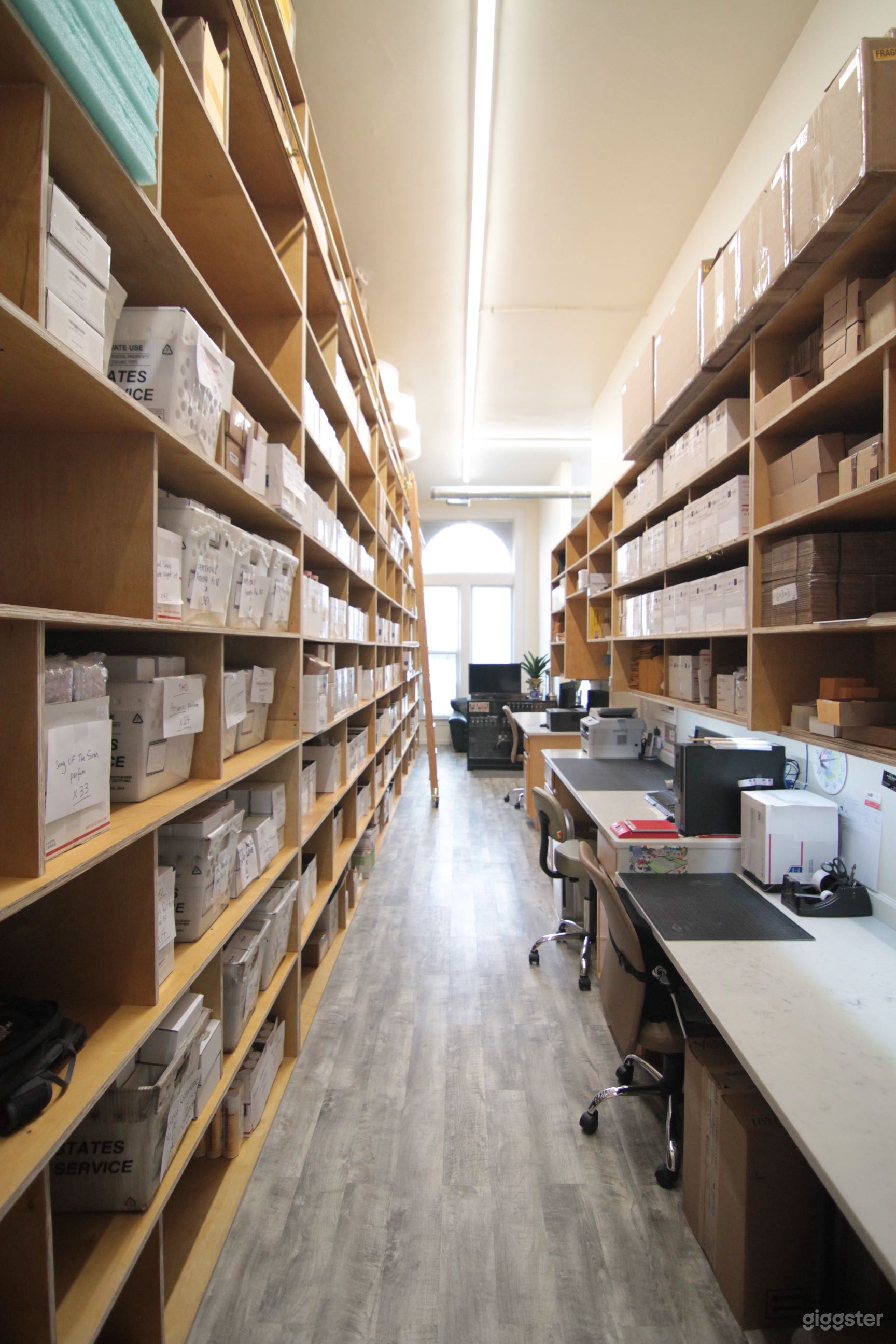 Long Office Space Photo 4