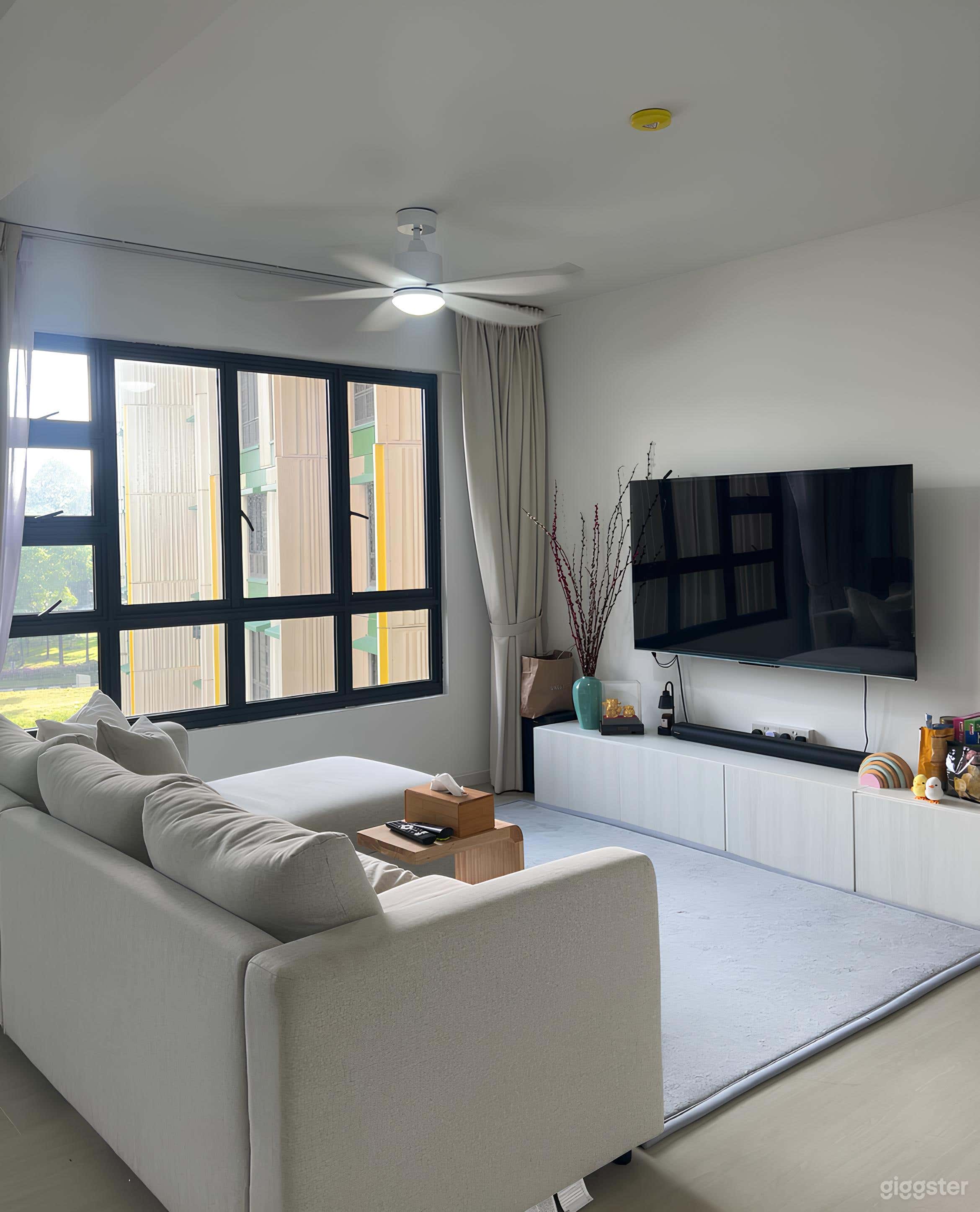 Minimalist 4 Bedroom Apartment Photo 2