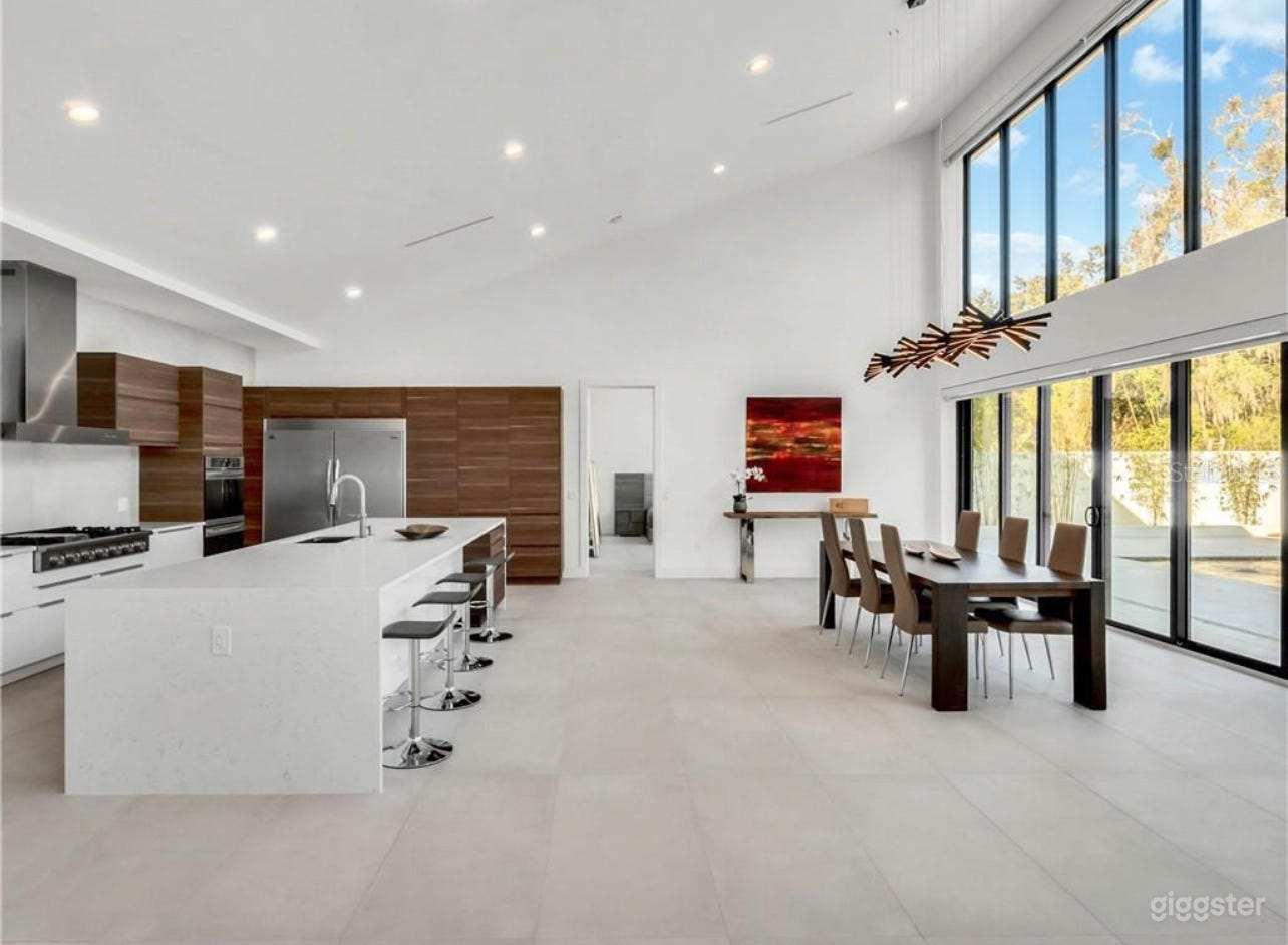 Windermere Architecture masterpiece  Photo 2