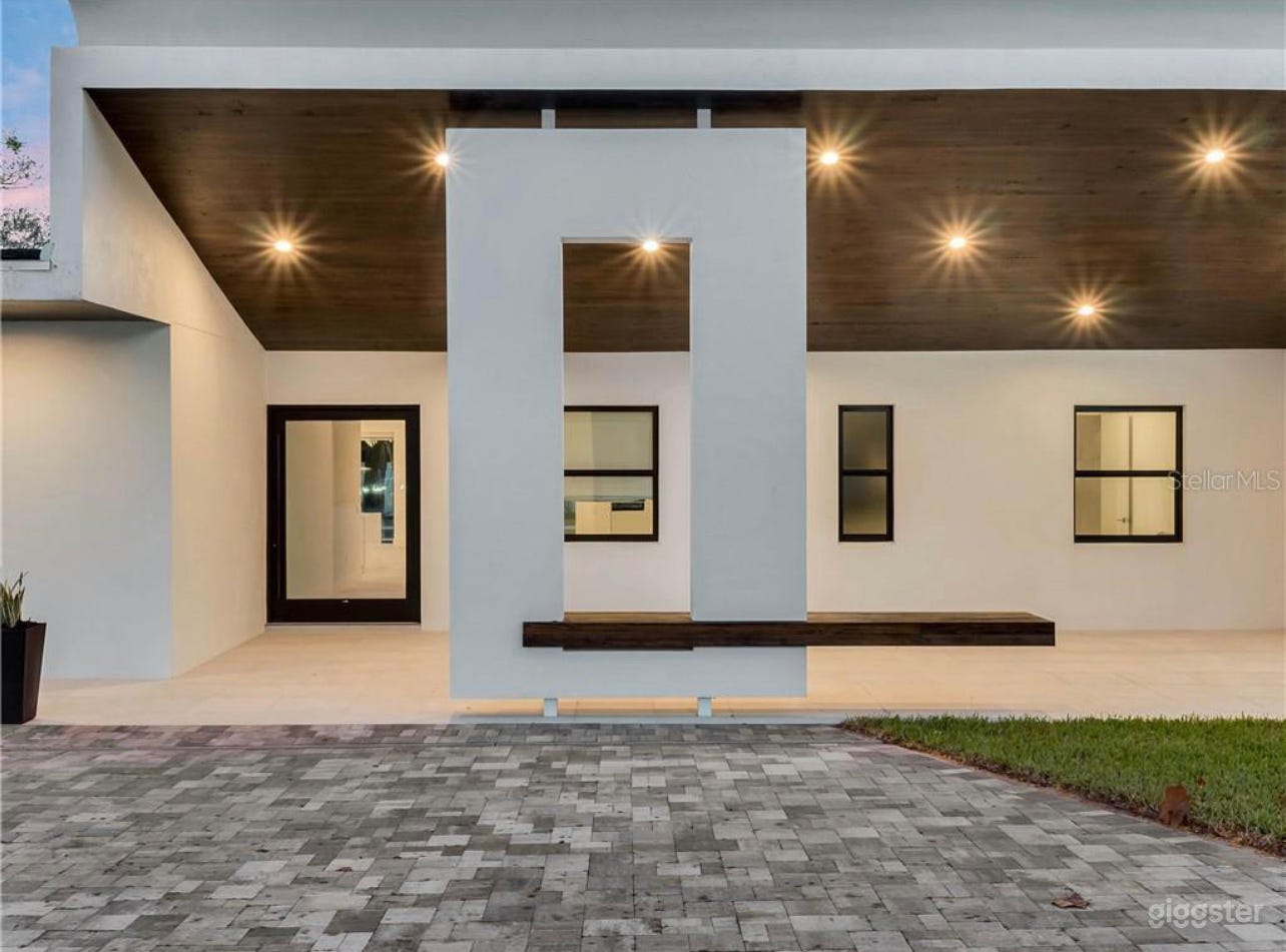 Windermere Architecture masterpiece  Photo 4