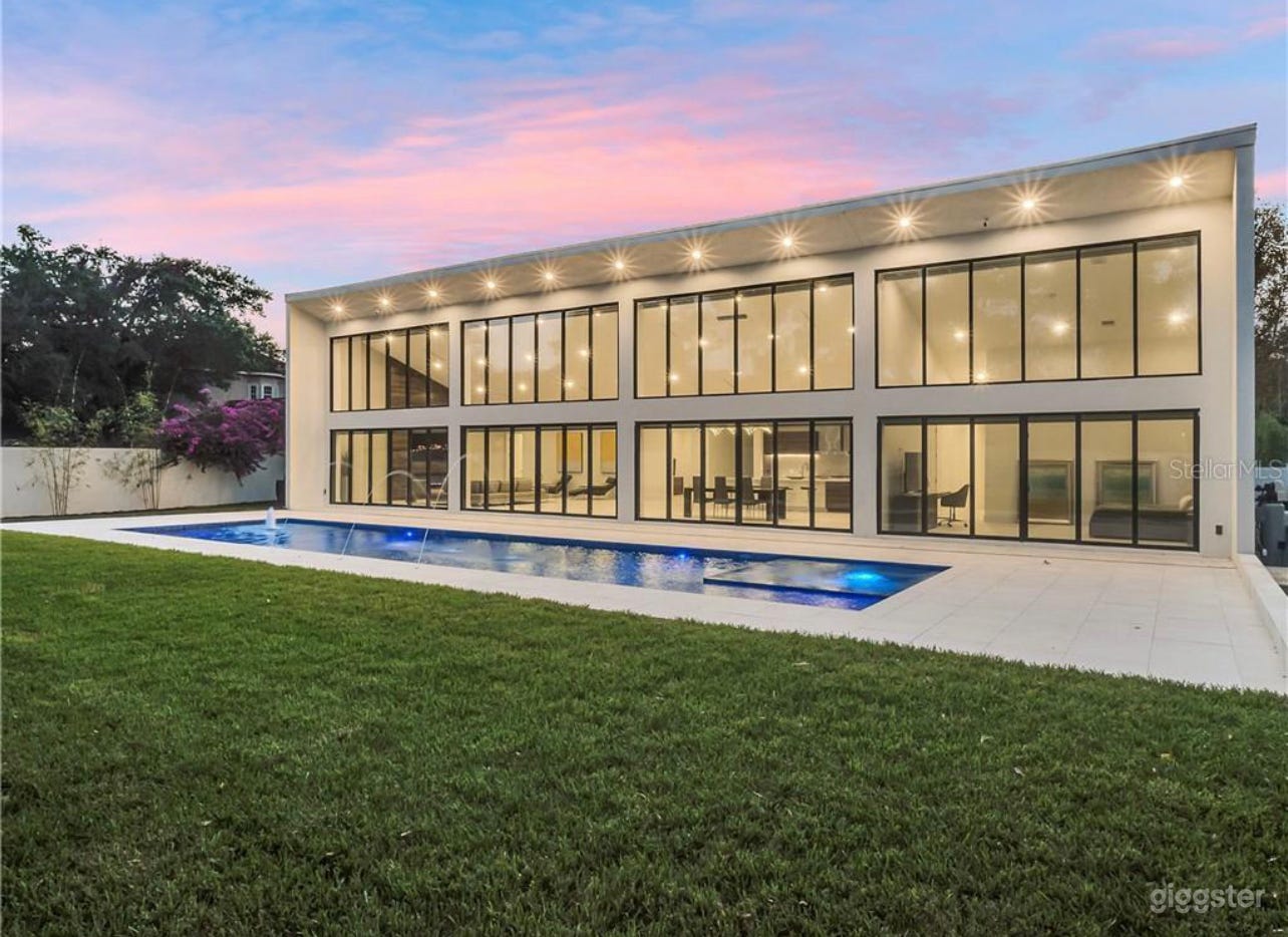 Windermere Architecture masterpiece  Photo 3