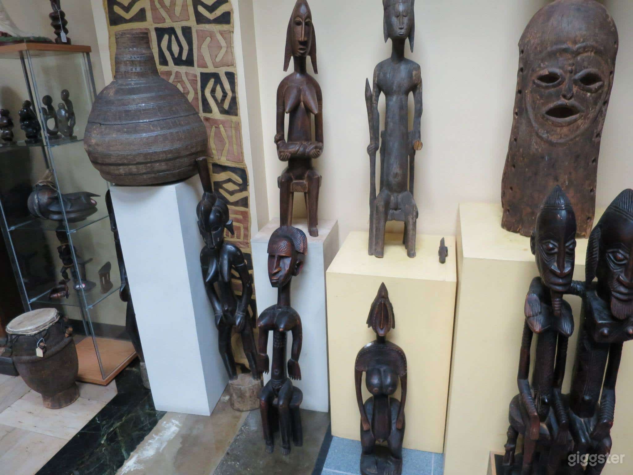 African Gallery Perfect for Small Events and Filming Photo 2