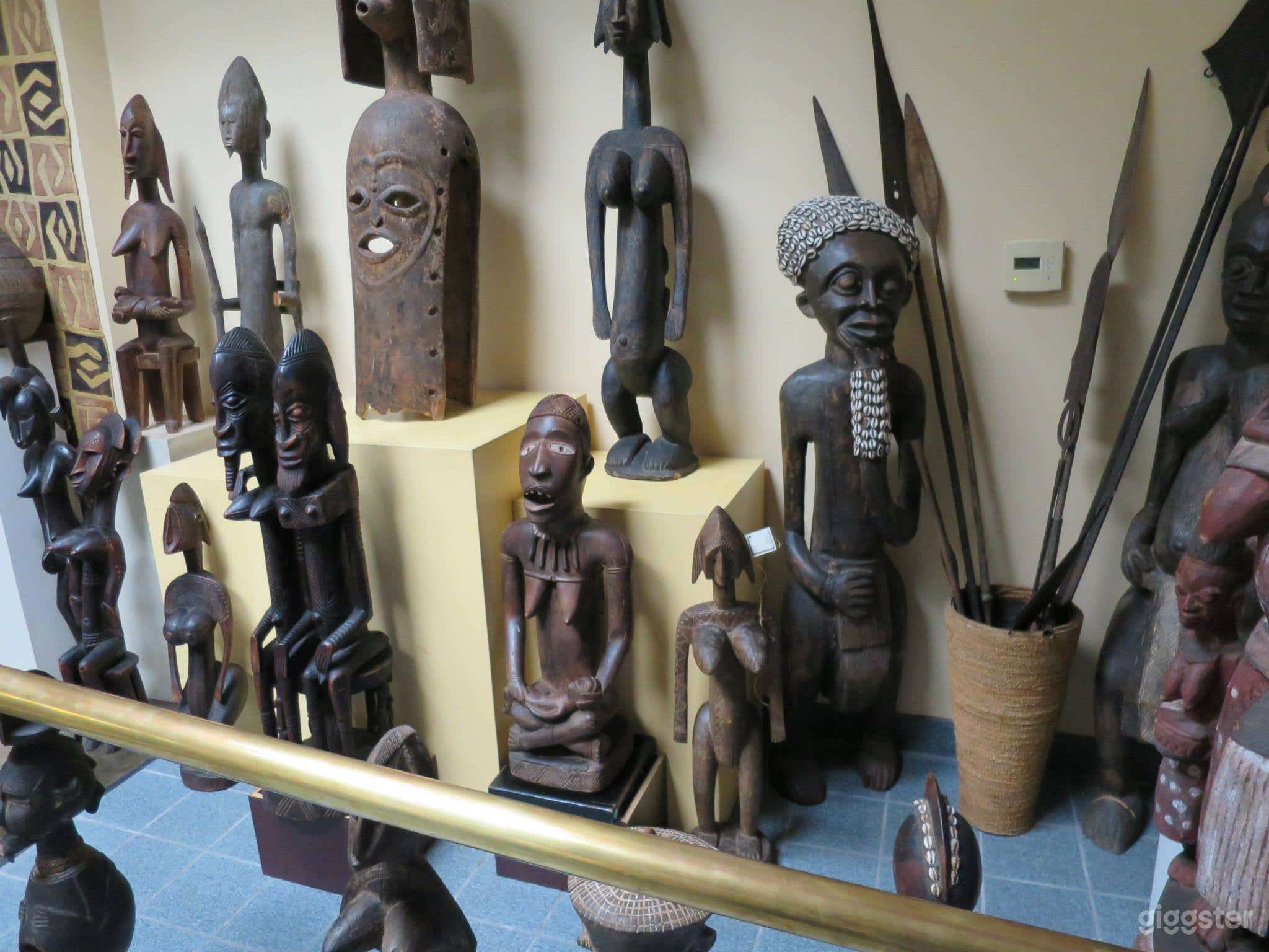 African Gallery Perfect for Small Events and Filming Photo 3